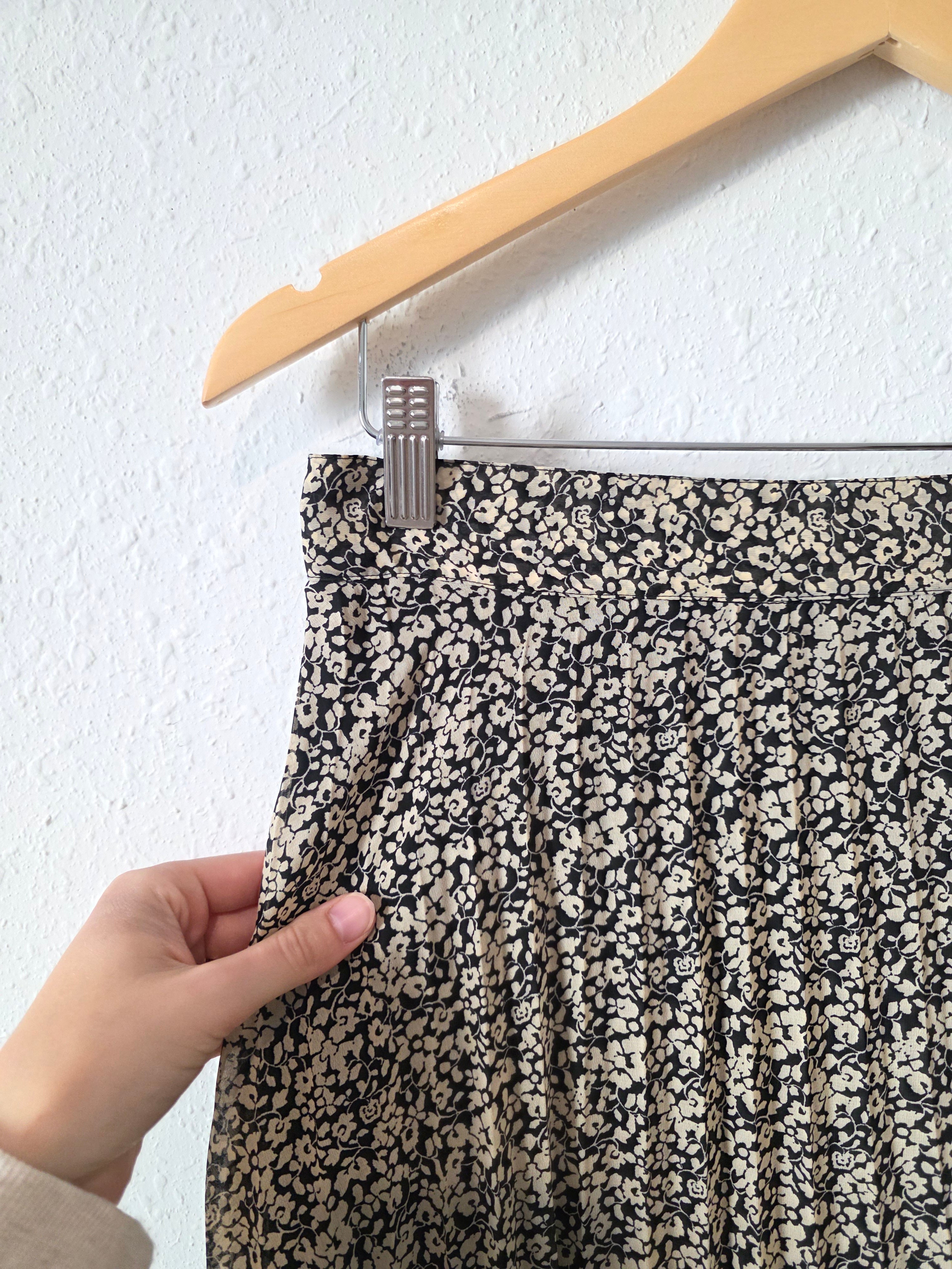 Floral Pleated Midi Skirt (M)
