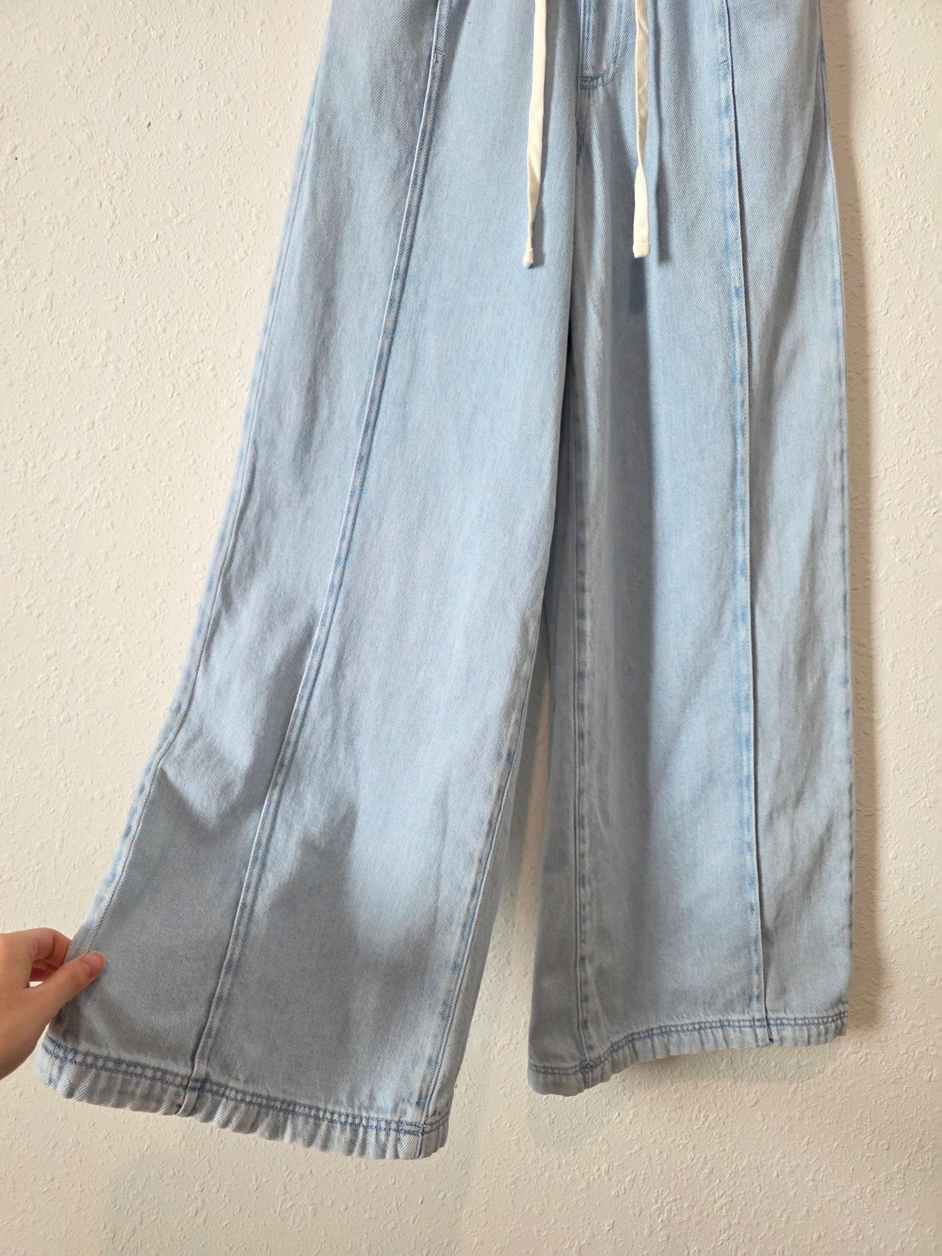 Light Wash Wide Leg Easy Jeans (XS)