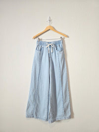 Light Wash Wide Leg Easy Jeans (XS)