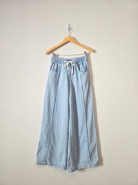 Light Wash Wide Leg Easy Jeans (XS)