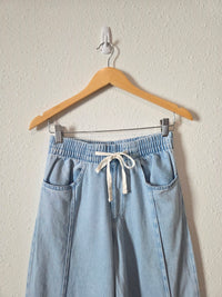 Light Wash Wide Leg Easy Jeans (XS)
