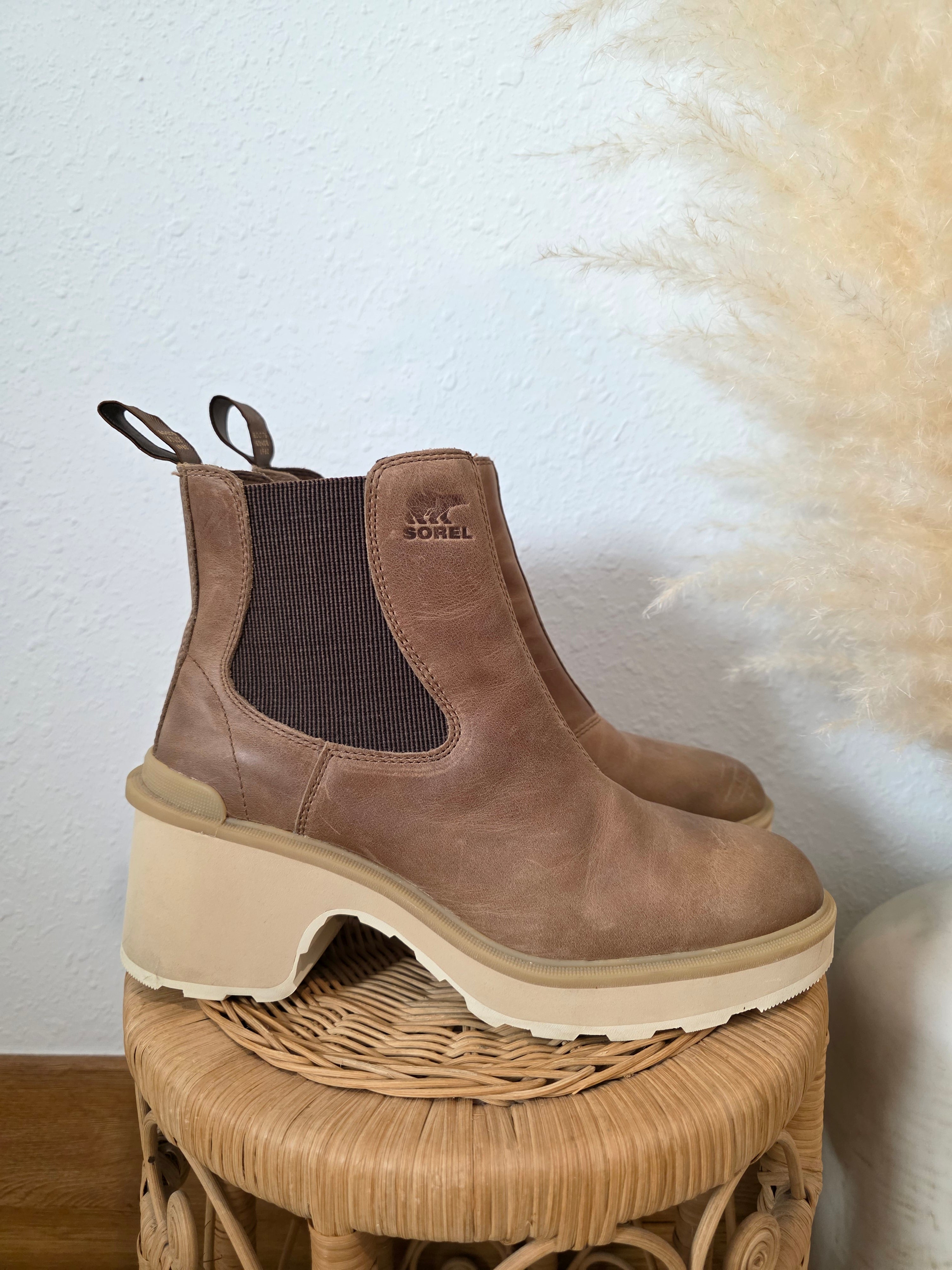 Sorel Chunky Leather Chelsea Boots (9)