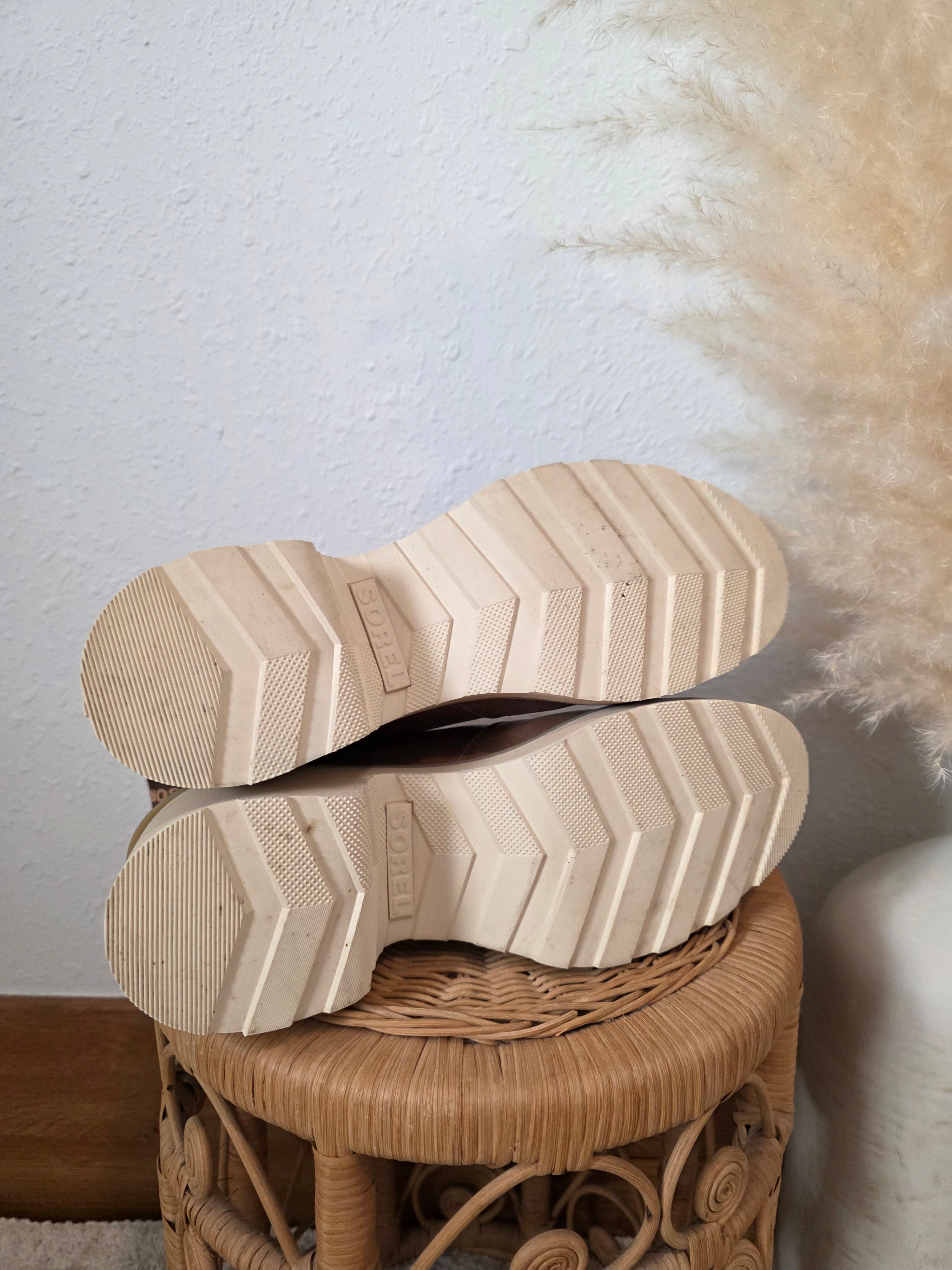 Sorel Chunky Leather Chelsea Boots (9)