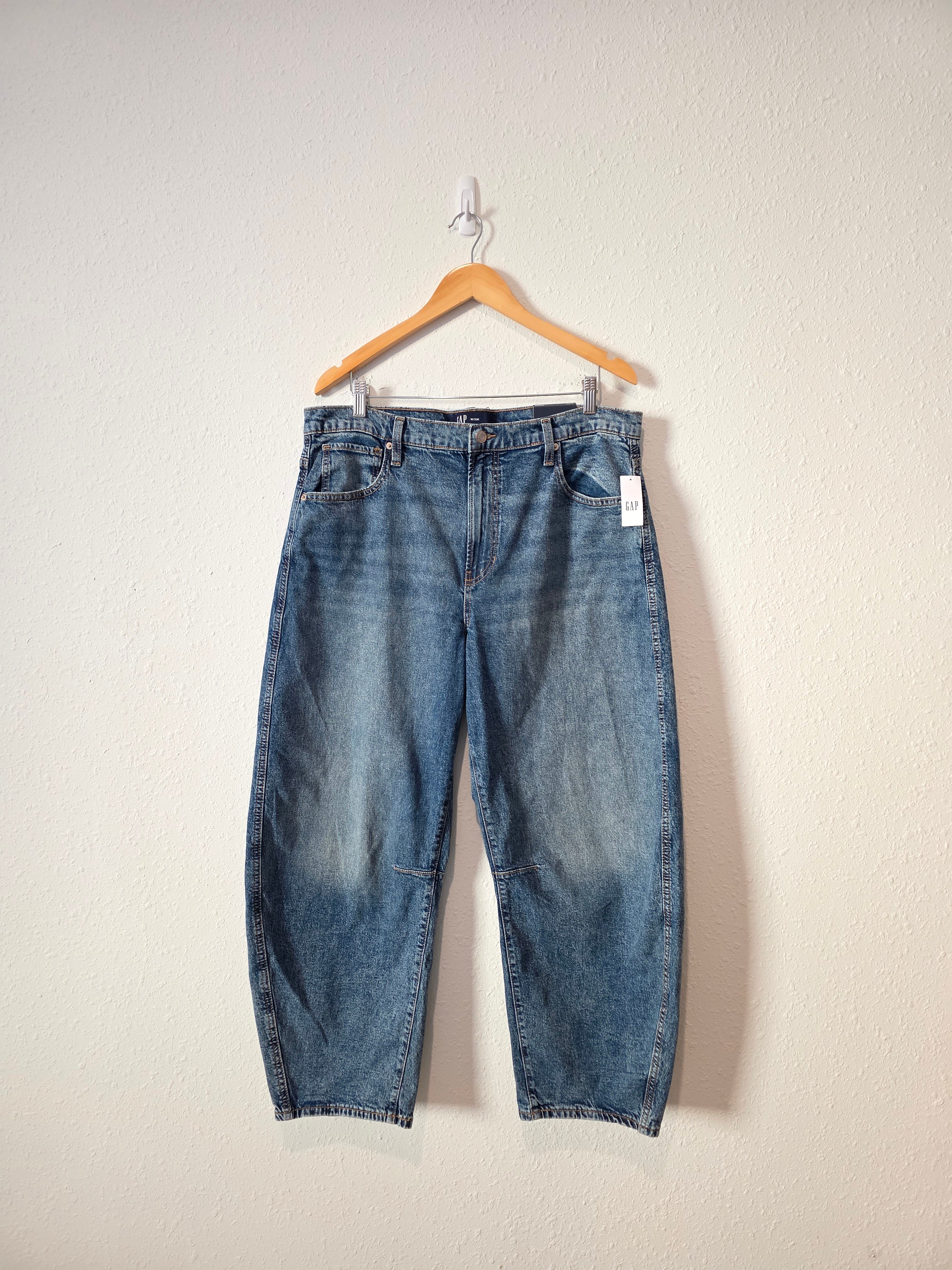 NEW Gap Relaxed Barrel Jeans (16/33)