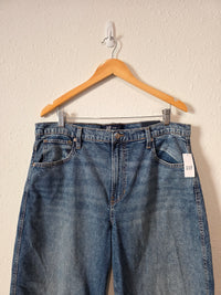 NEW Gap Relaxed Barrel Jeans (16/33)