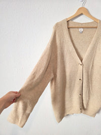 Cozy Oversized Cardigan Sweater (L)