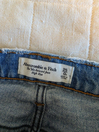 Abercrombie 90s Relaxed Jeans (25/0)