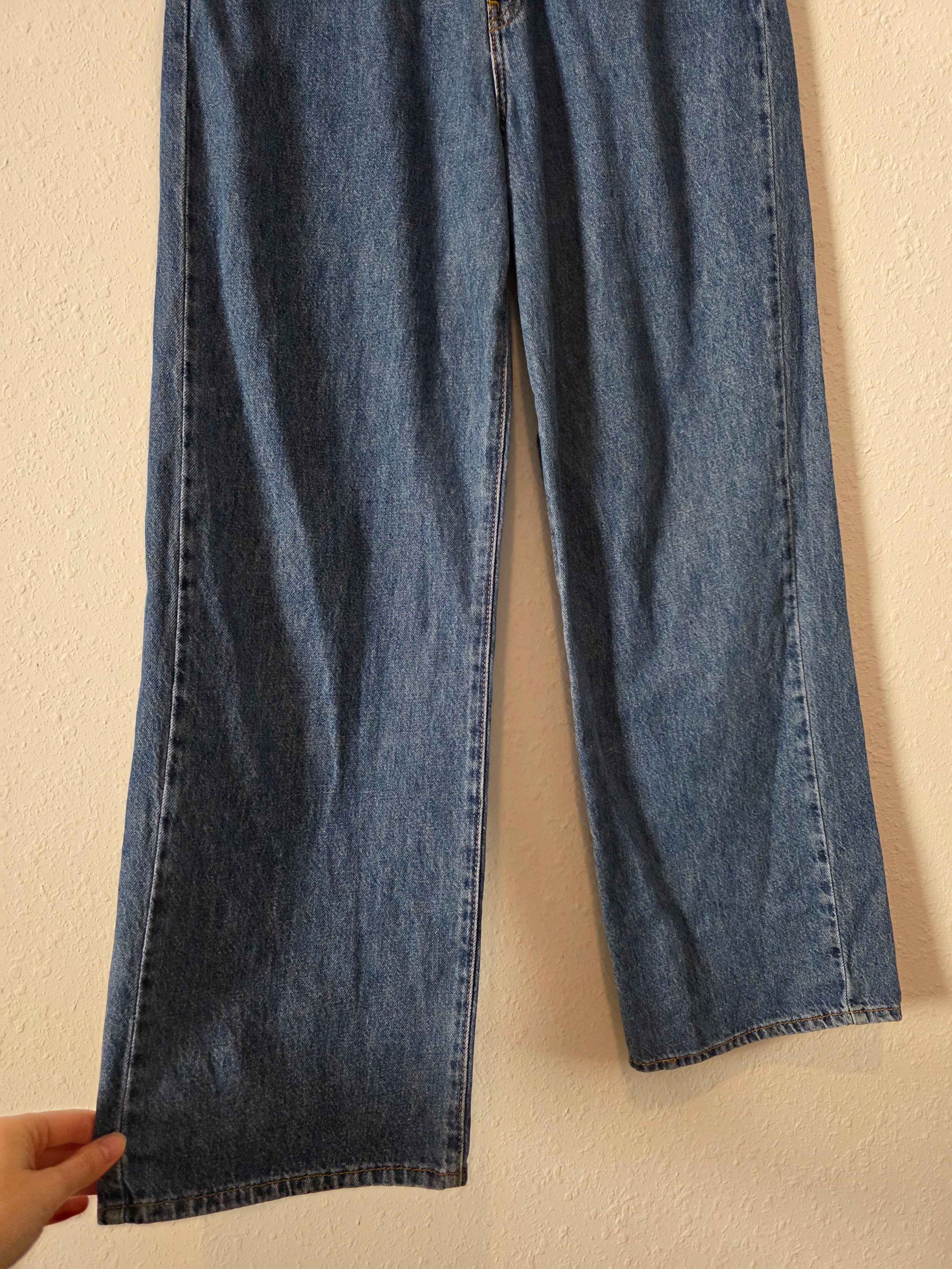 Levi's High Waisted Straight Jeans (29)
