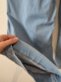 Light Wash Baggy Wide Leg Jeans (6 short)