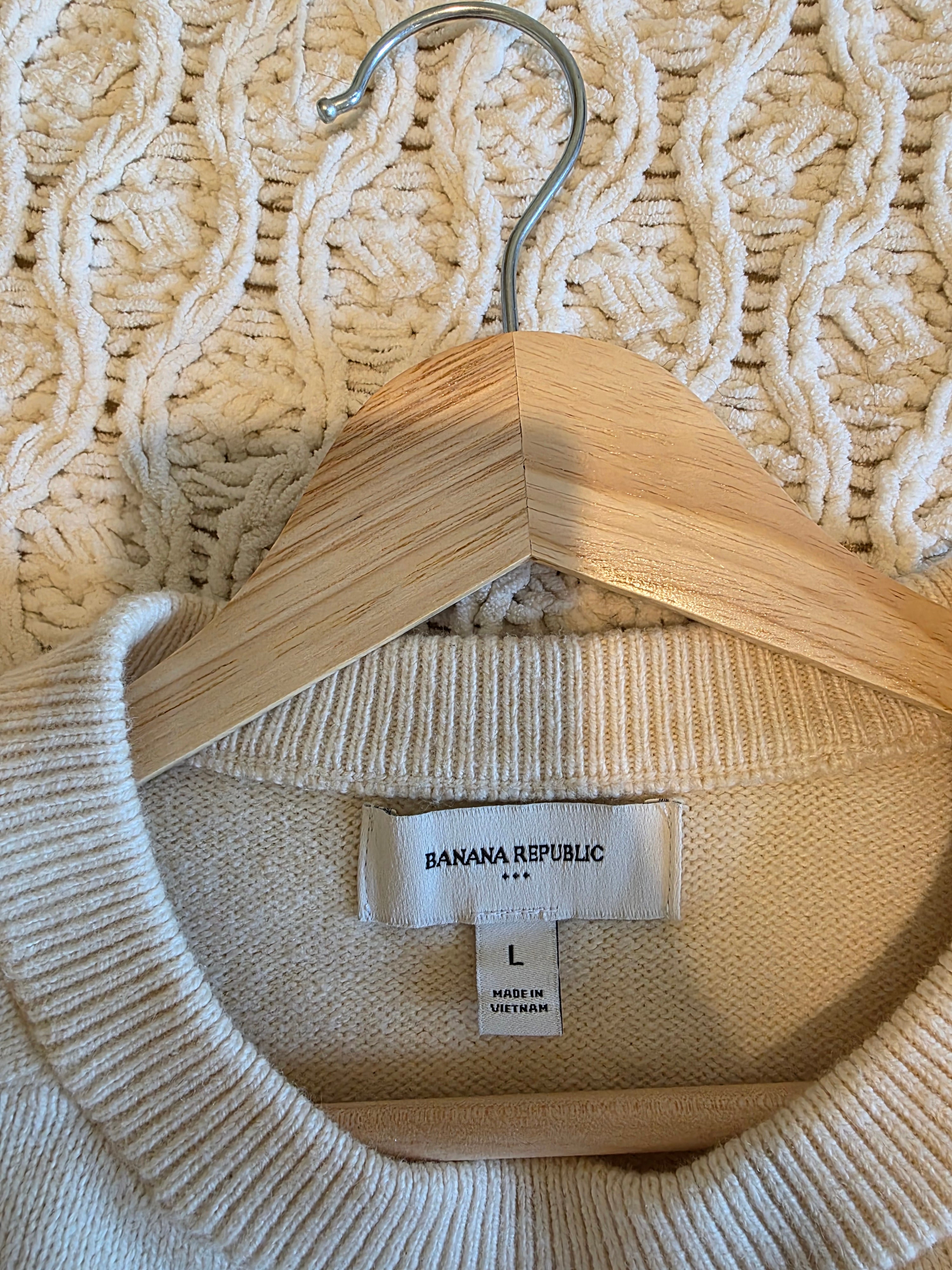Banana Republic Cream Crewneck Sweater (L)