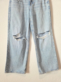 Light Wash Relaxed Jeans (8 short)