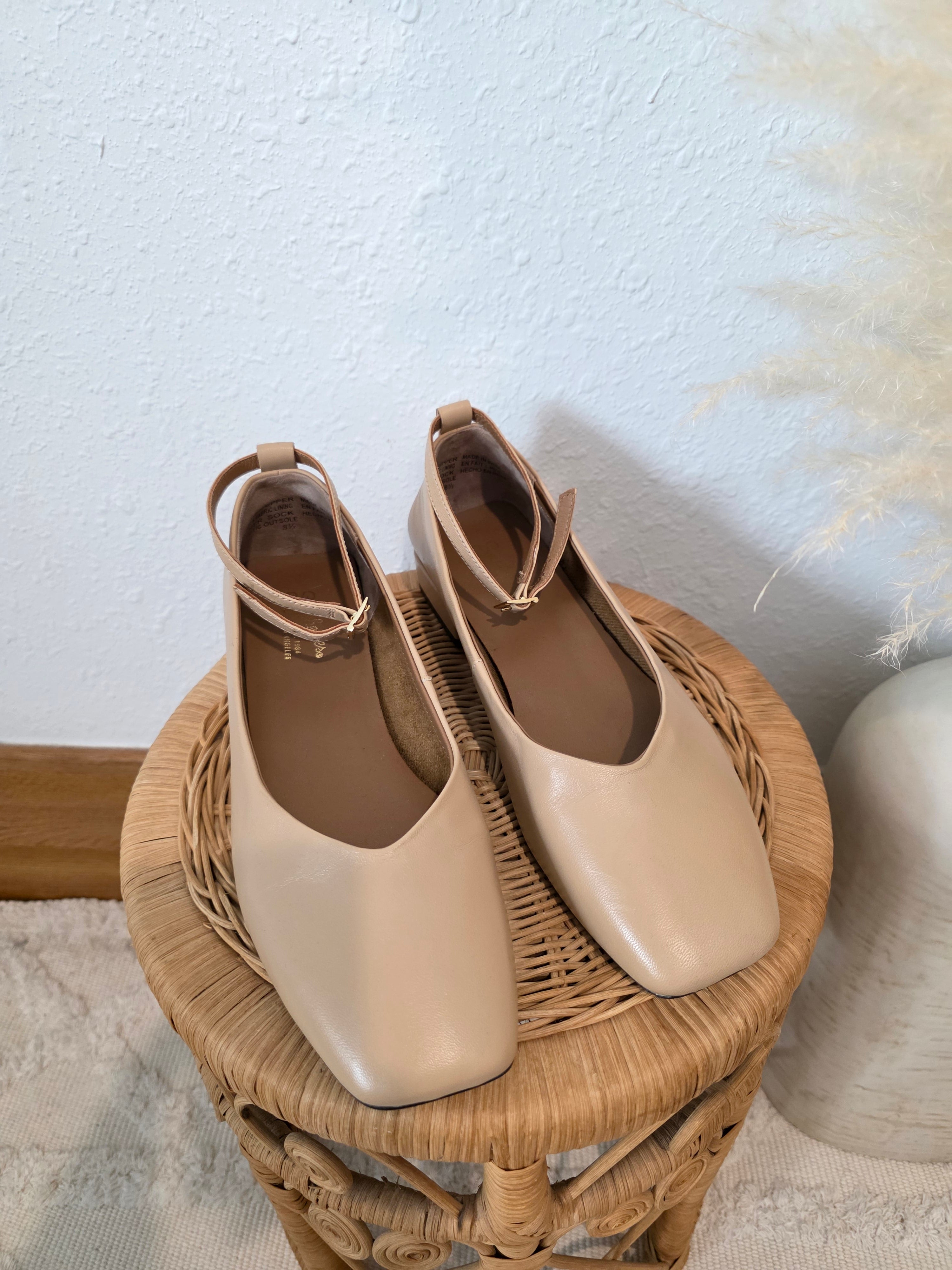 Seychelles Square Toe Leather Flats (8.5)