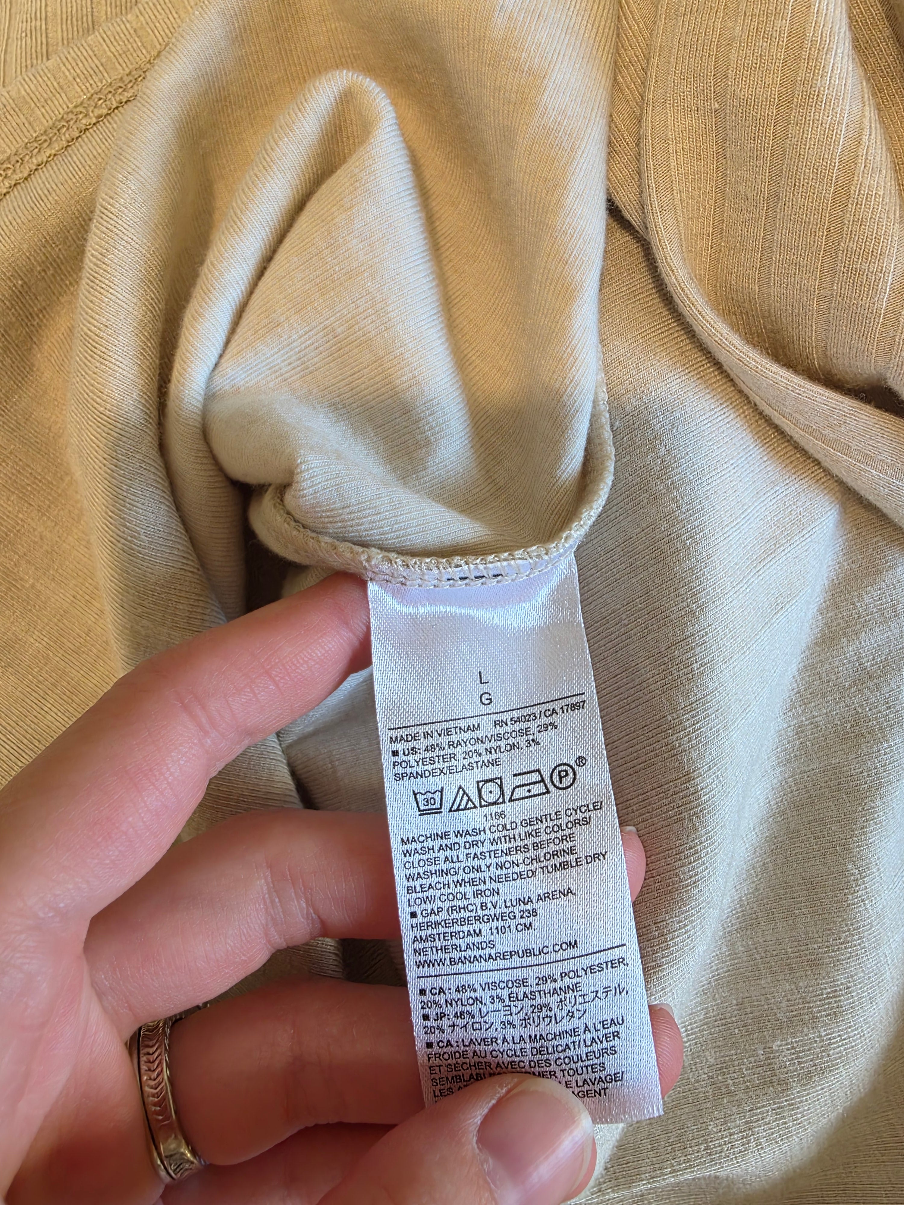 Banana Republic Oat Ribbed Top (L)
