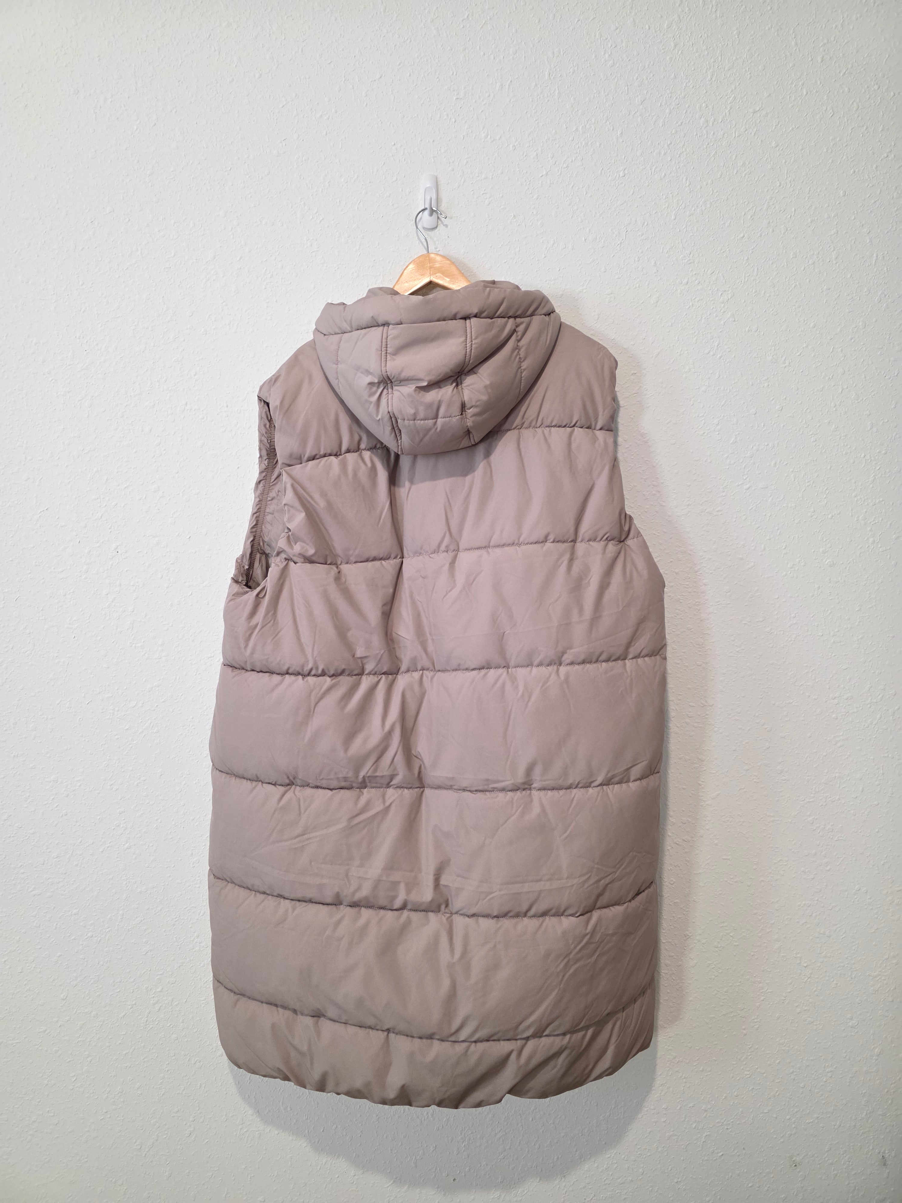 Long Zip Up Puffer Vest (XL)