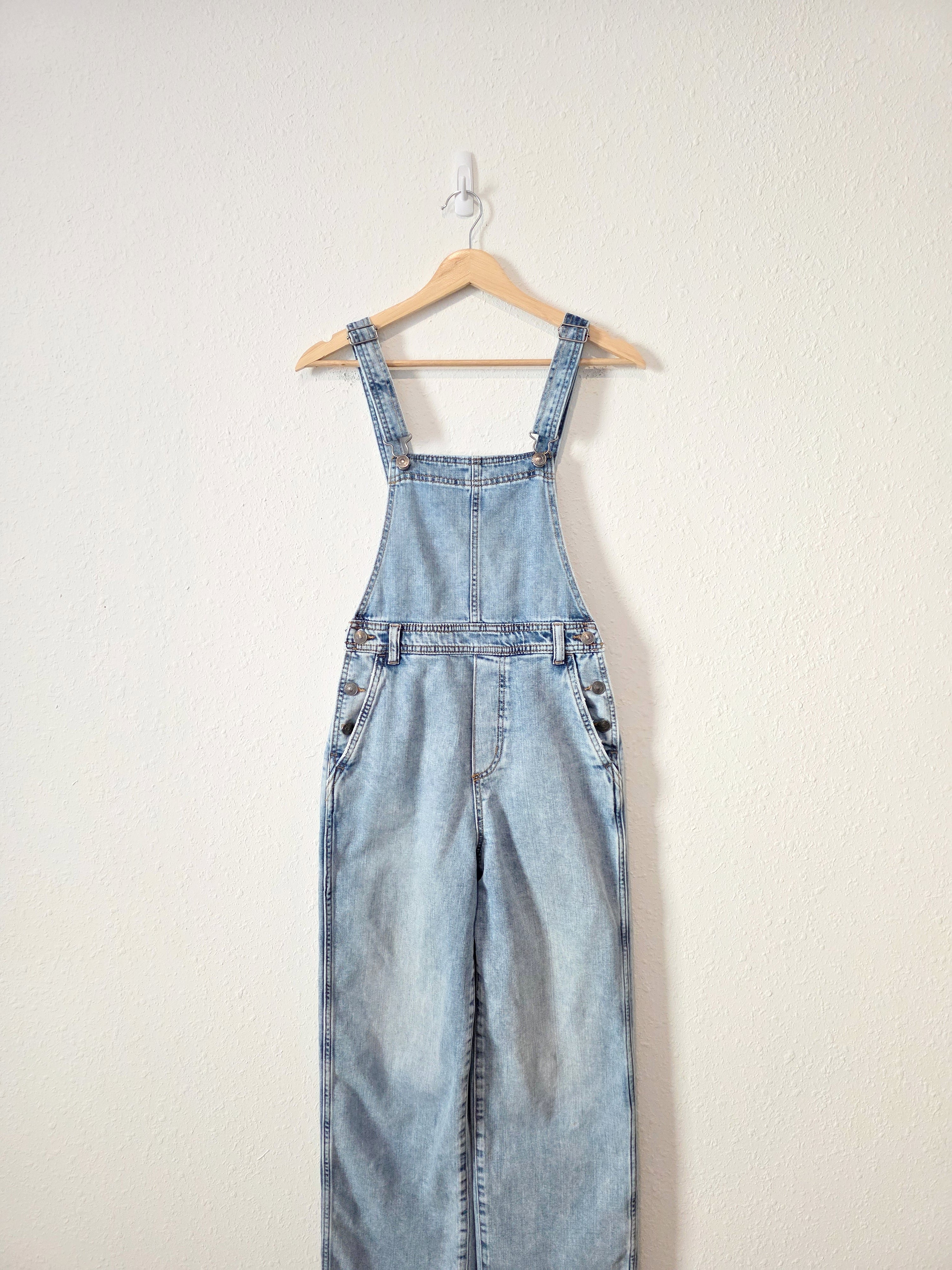 Aerie Light Wash Denim Overalls (XS)