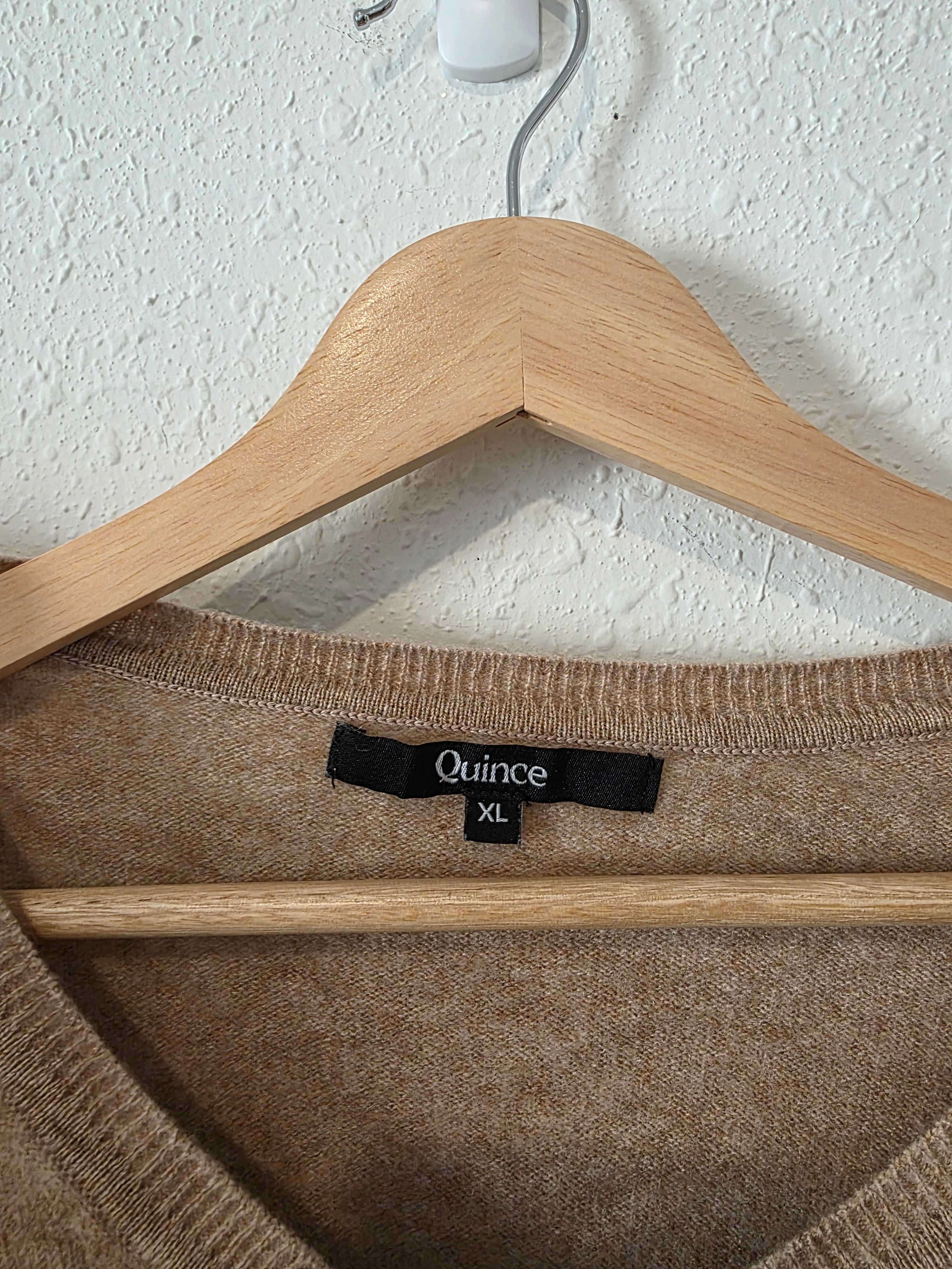 Quince Cashmere V Neck Sweater (XL)