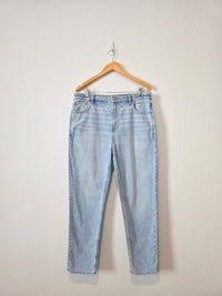 Light Wash Straight Mom Jeans (14)