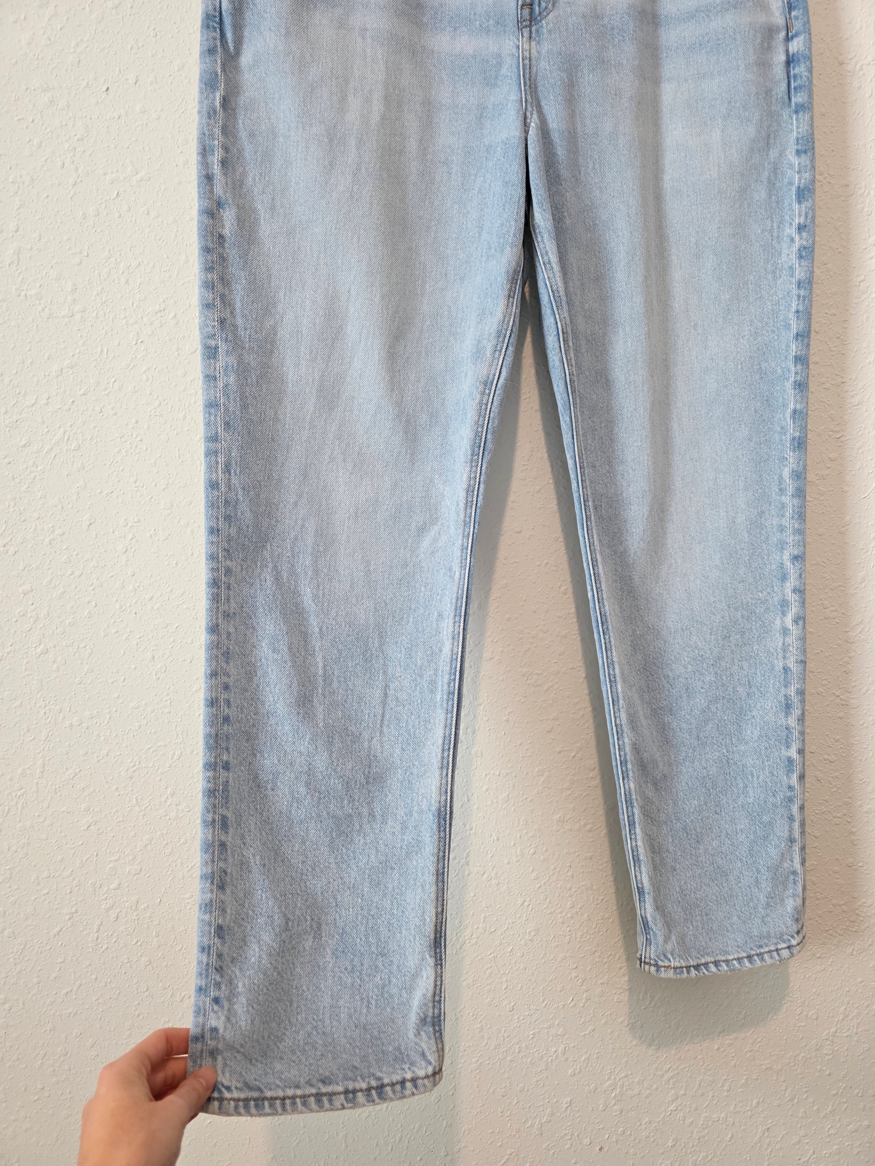 Light Wash Straight Mom Jeans (14)