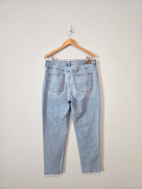 Light Wash Straight Mom Jeans (14)