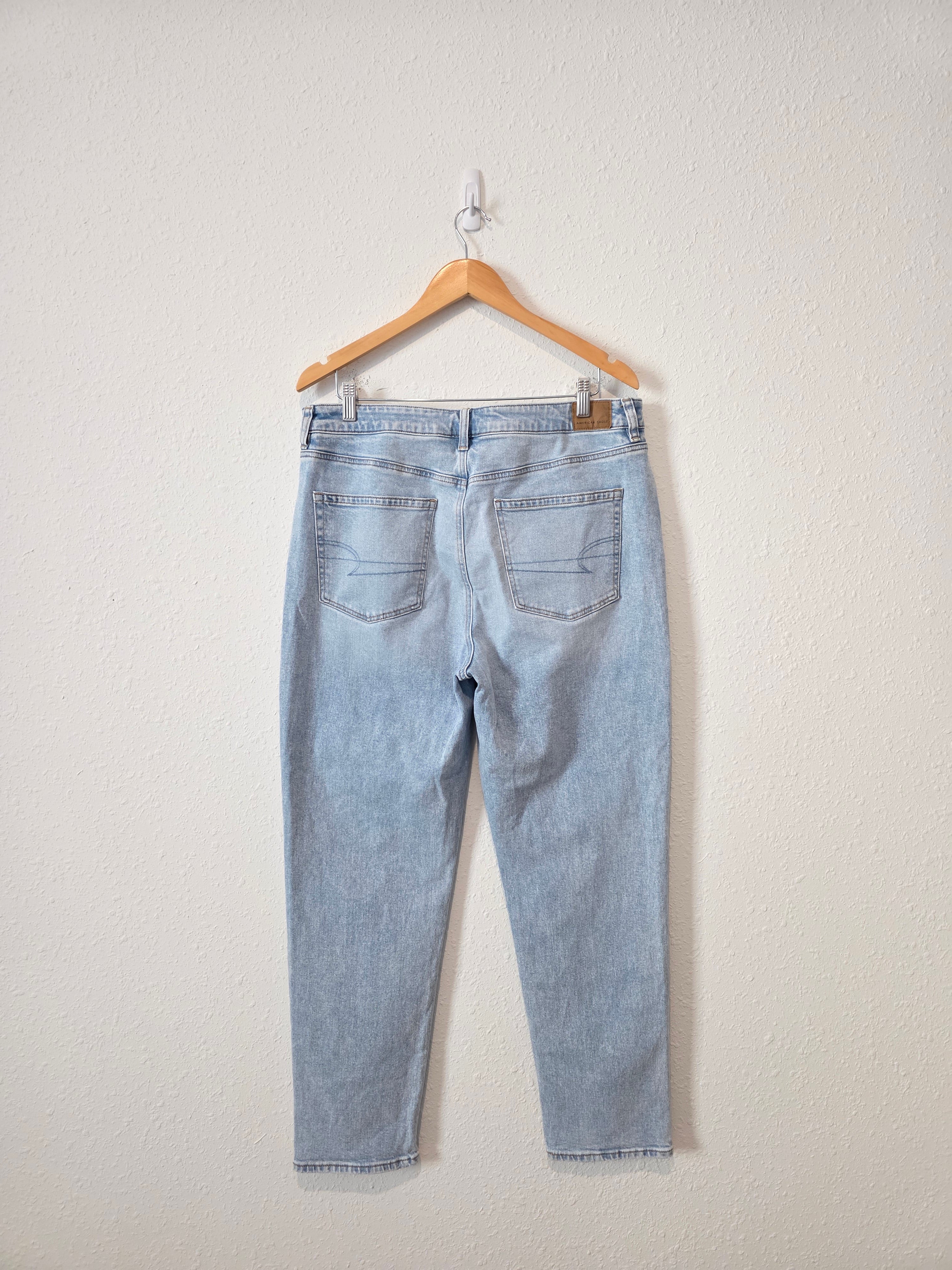 Light Wash Straight Mom Jeans (14)