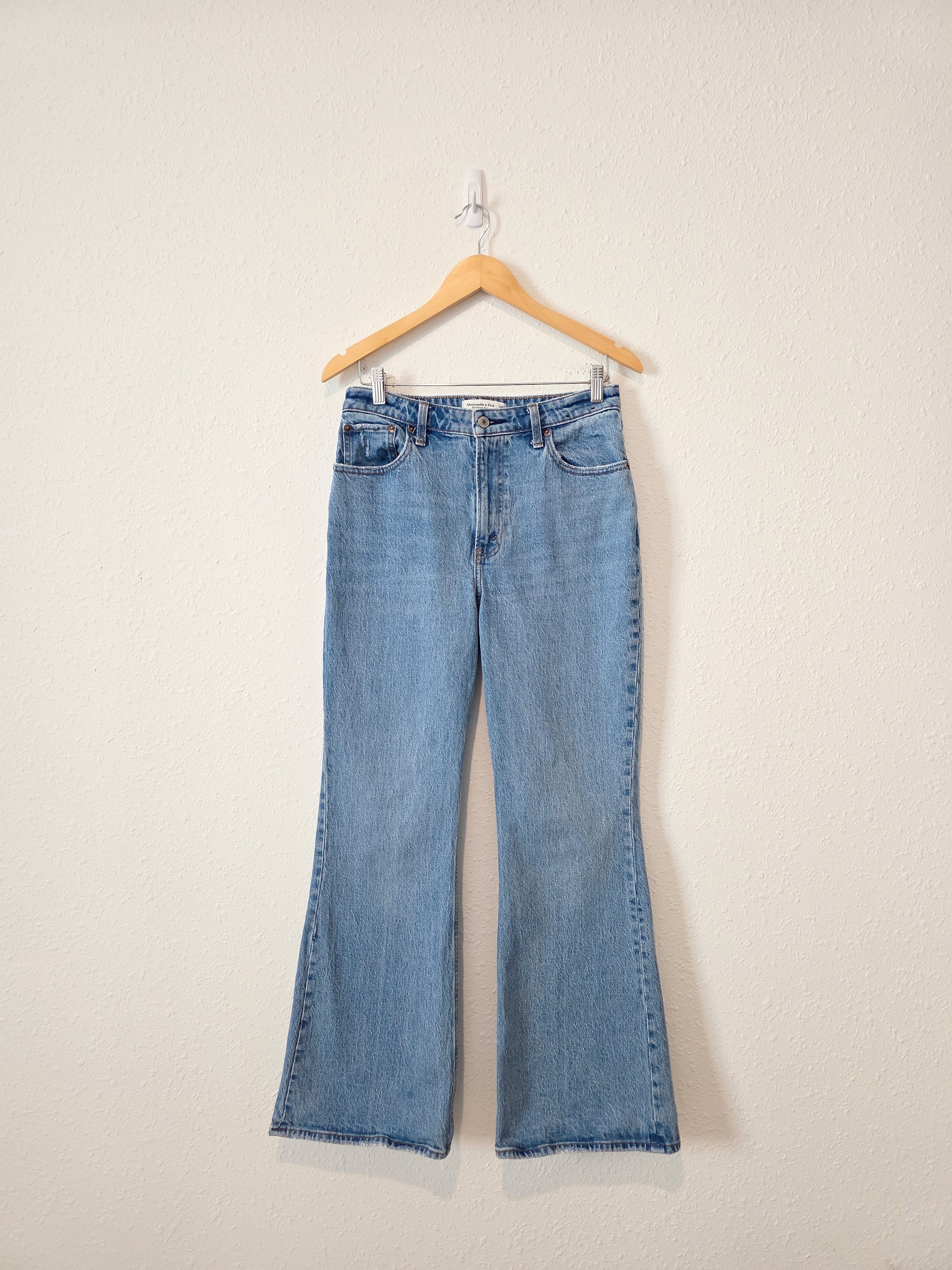 Abercrombie Vintage Flare Jeans (29)
