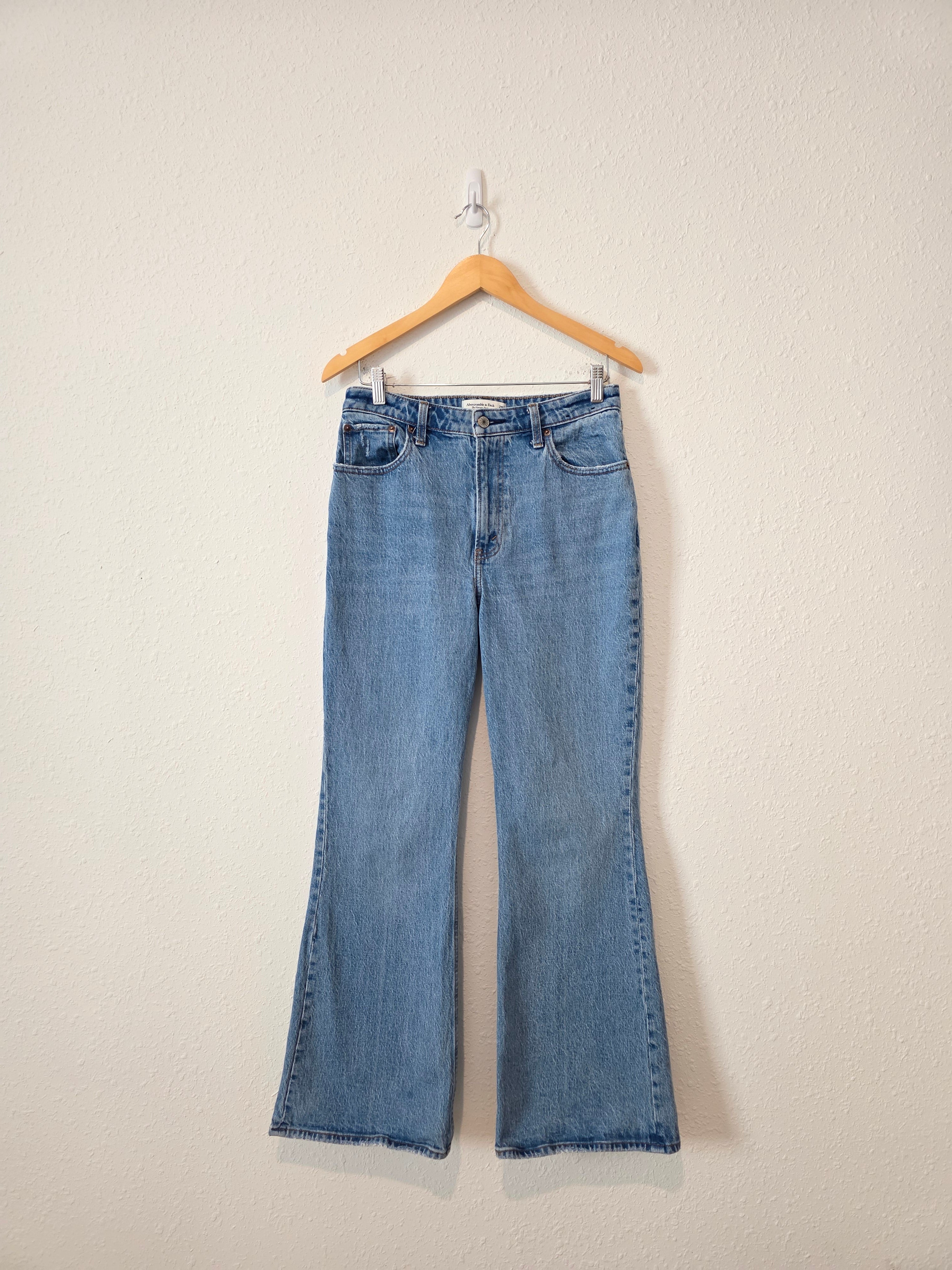 Abercrombie Vintage Flare Jeans (29)