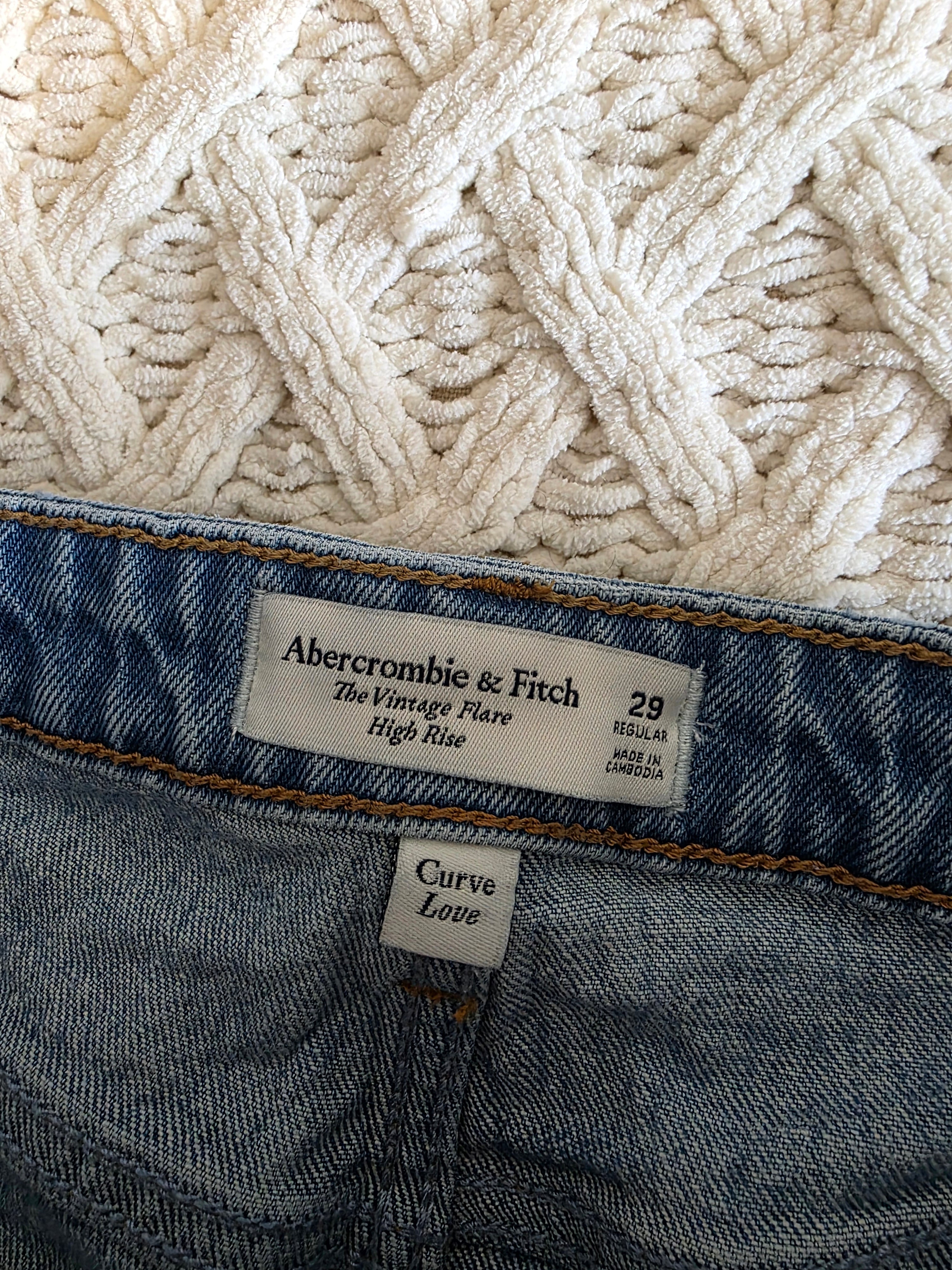 Abercrombie Vintage Flare Jeans (29)
