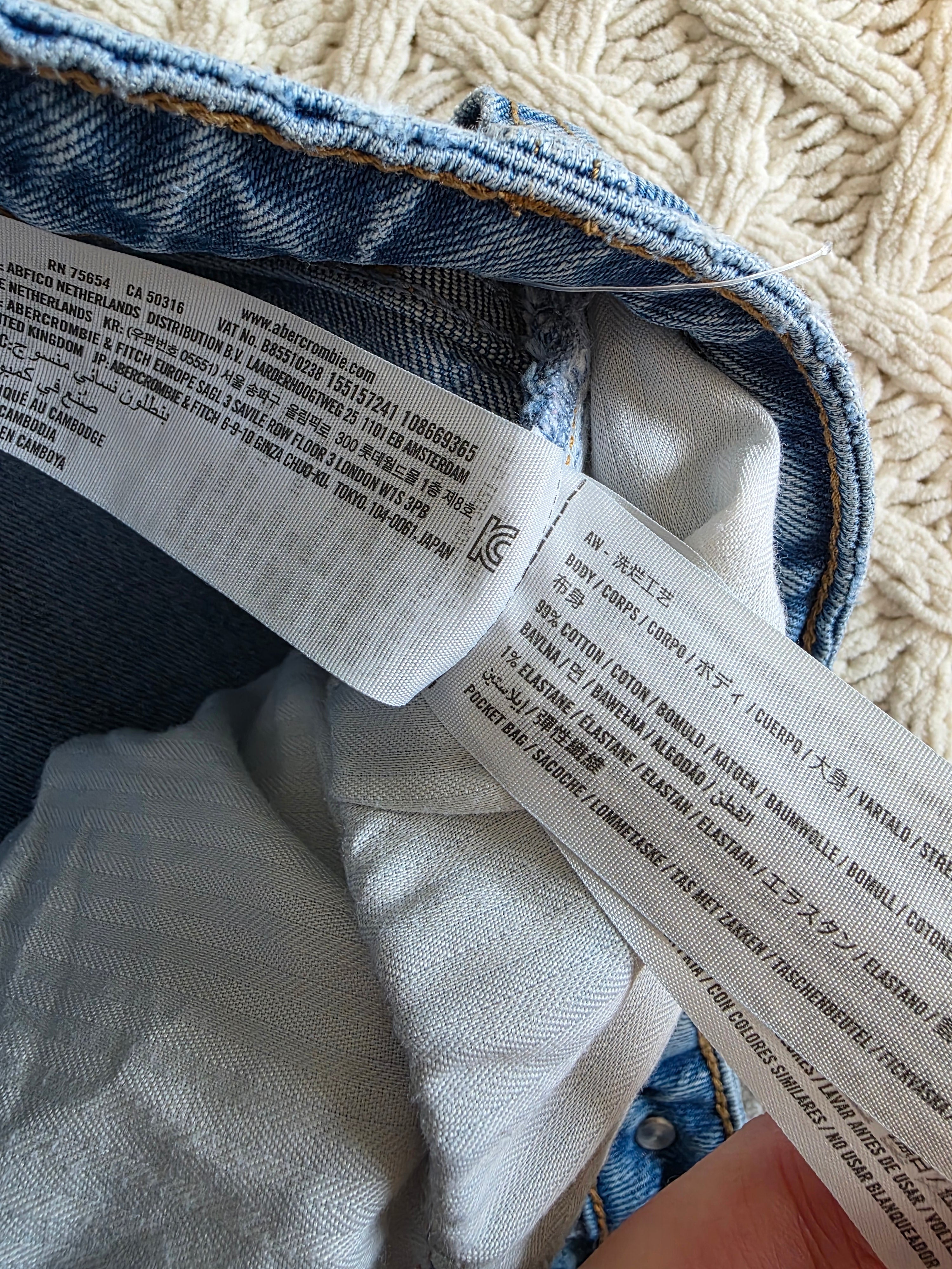 Abercrombie Vintage Flare Jeans (29)