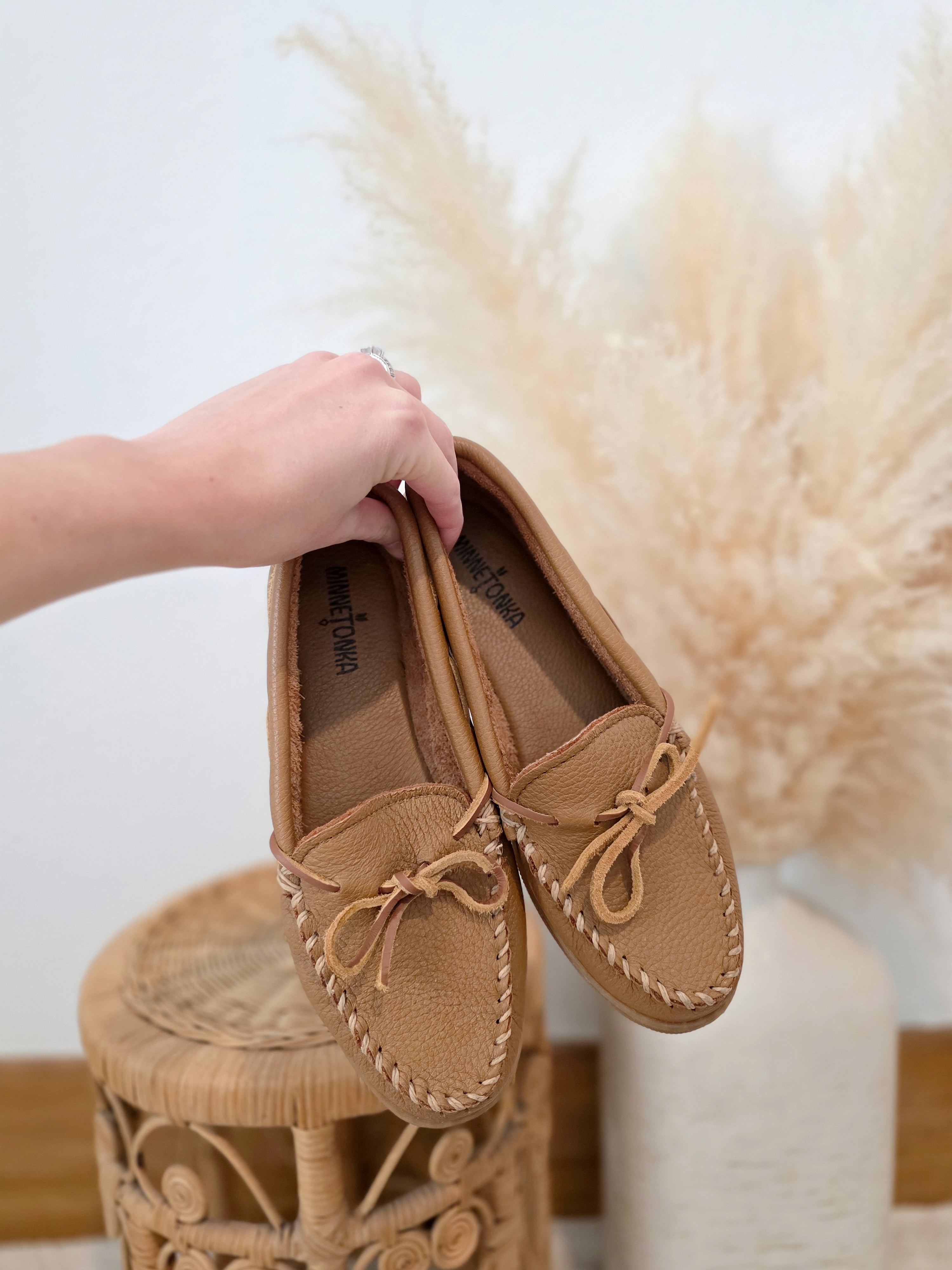 Minnetonka Leather Loafers (9.5)