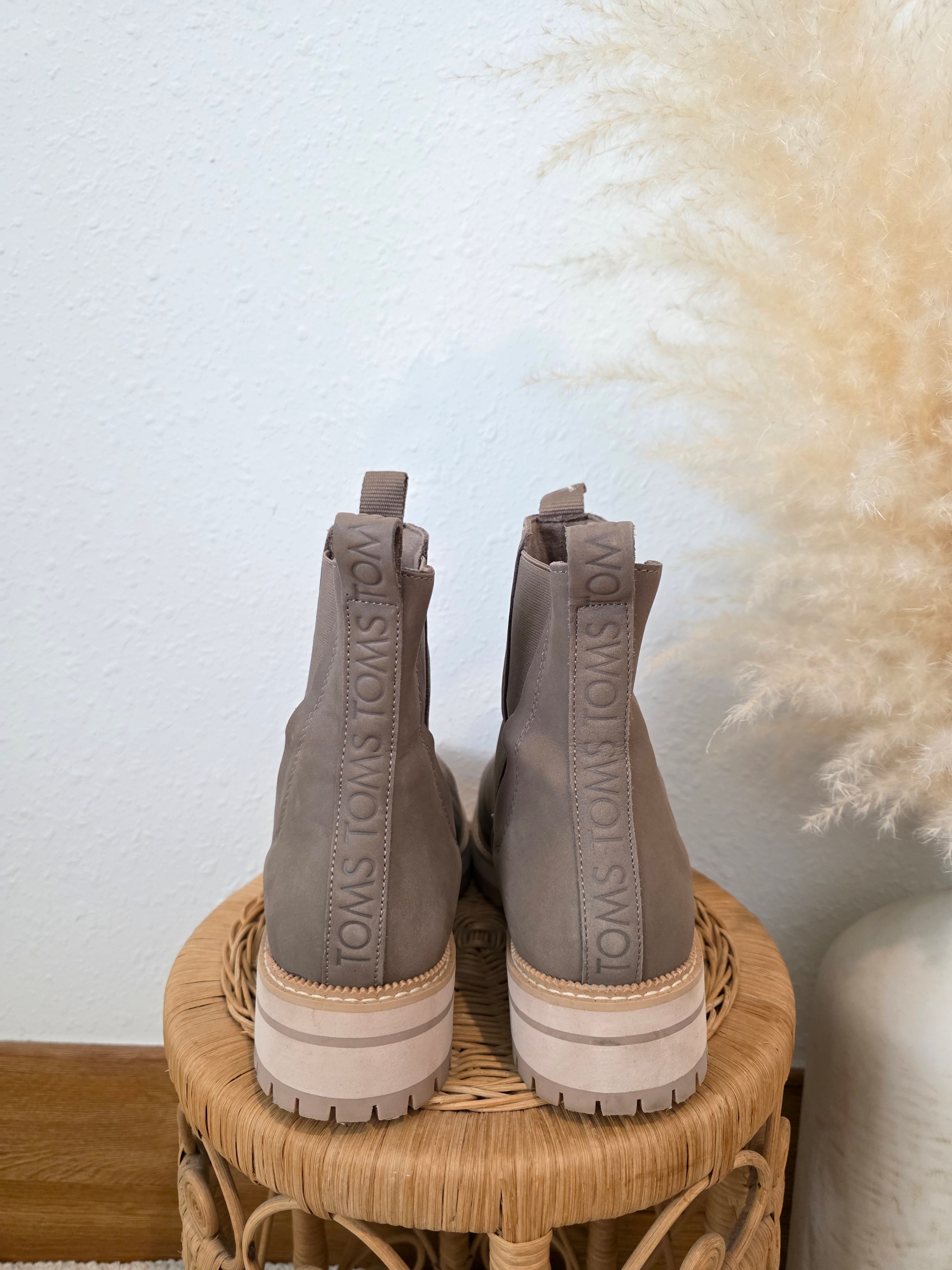 Toms Leather Chelsea Boots (12)