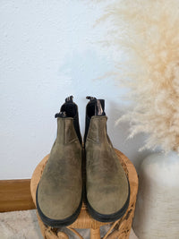 Blundstone Leather Chelsea Boots (11.5)