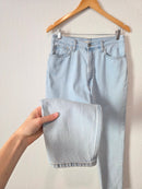 Levi's Light Wash 80s Mom Jeans (29)