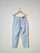 Levi's Light Wash 80s Mom Jeans (29)