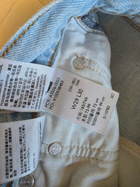 Levi's Light Wash 80s Mom Jeans (29)