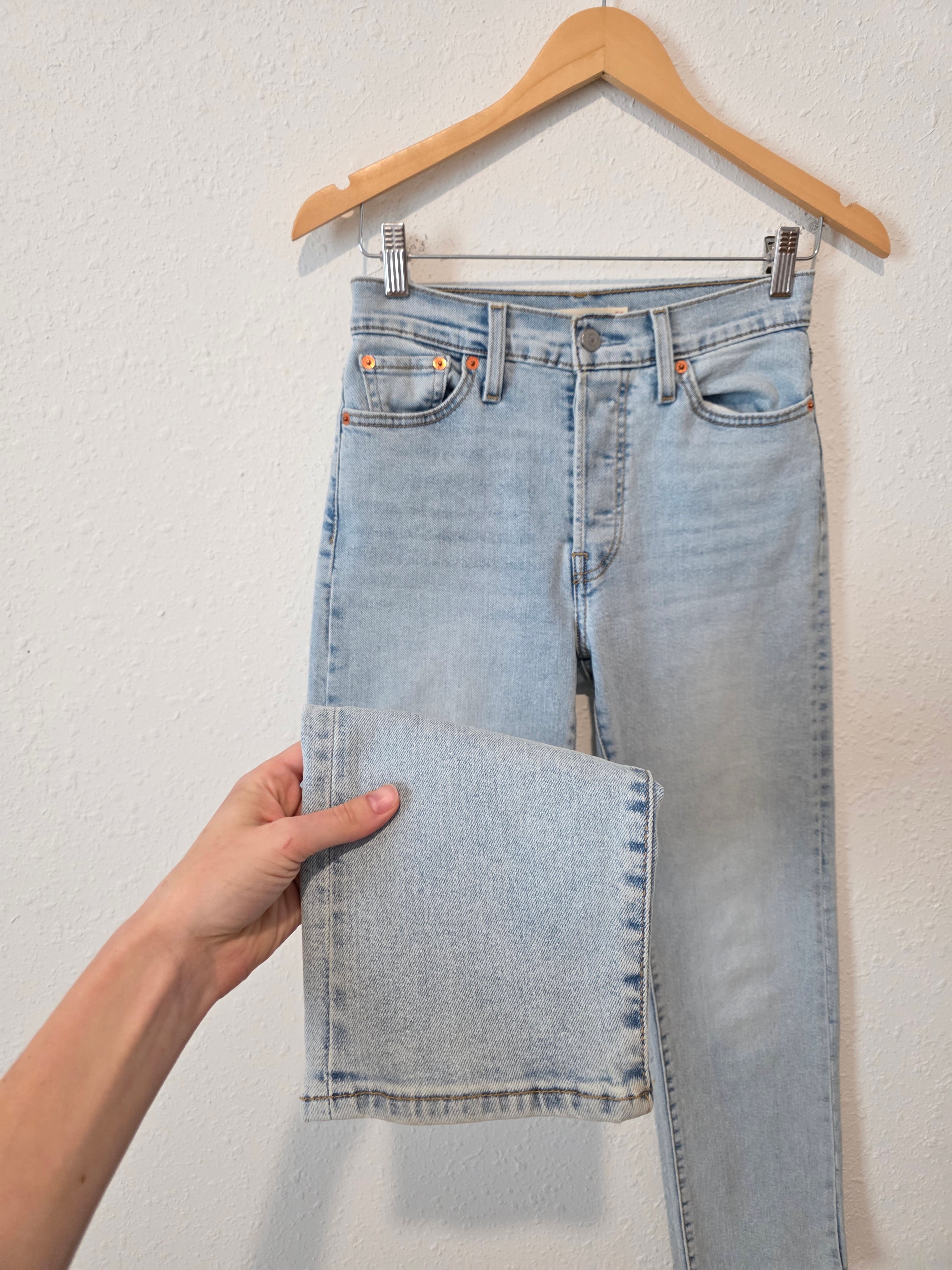 Levi's Light Wash Wedgie Straight Jeans (26)