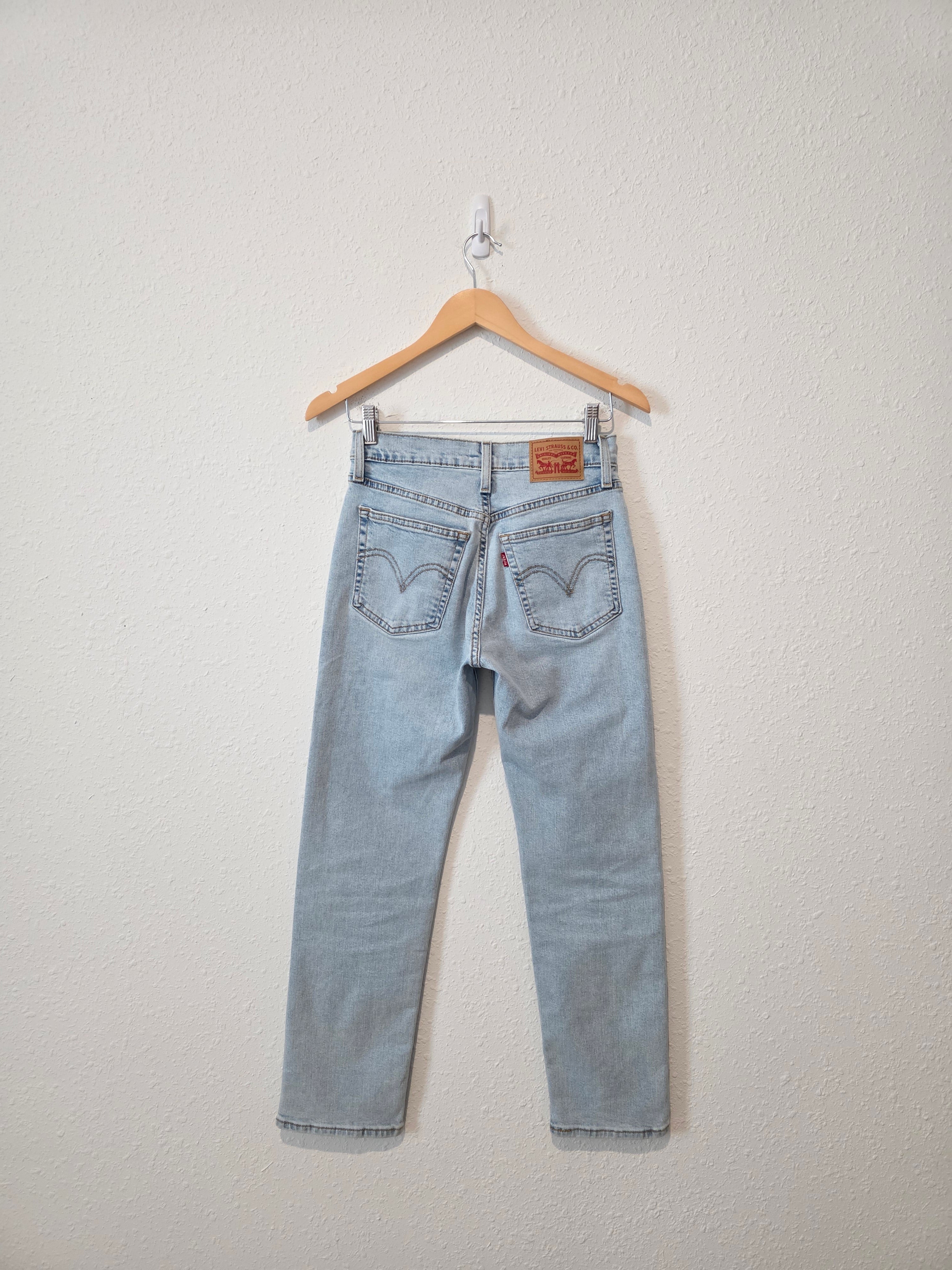 Levi's Light Wash Wedgie Straight Jeans (26)