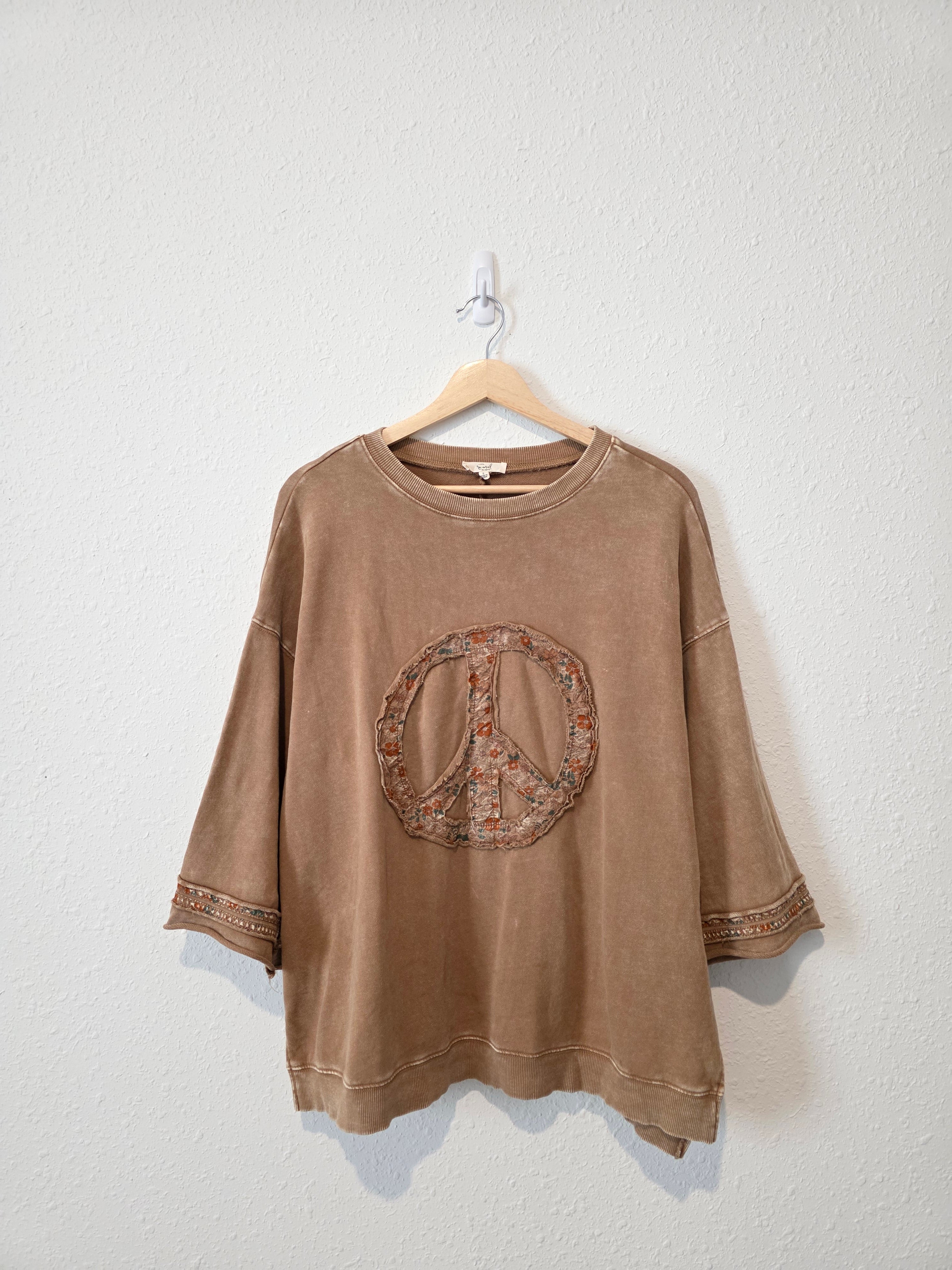 Easel Floral Peace Sign Tee (S)