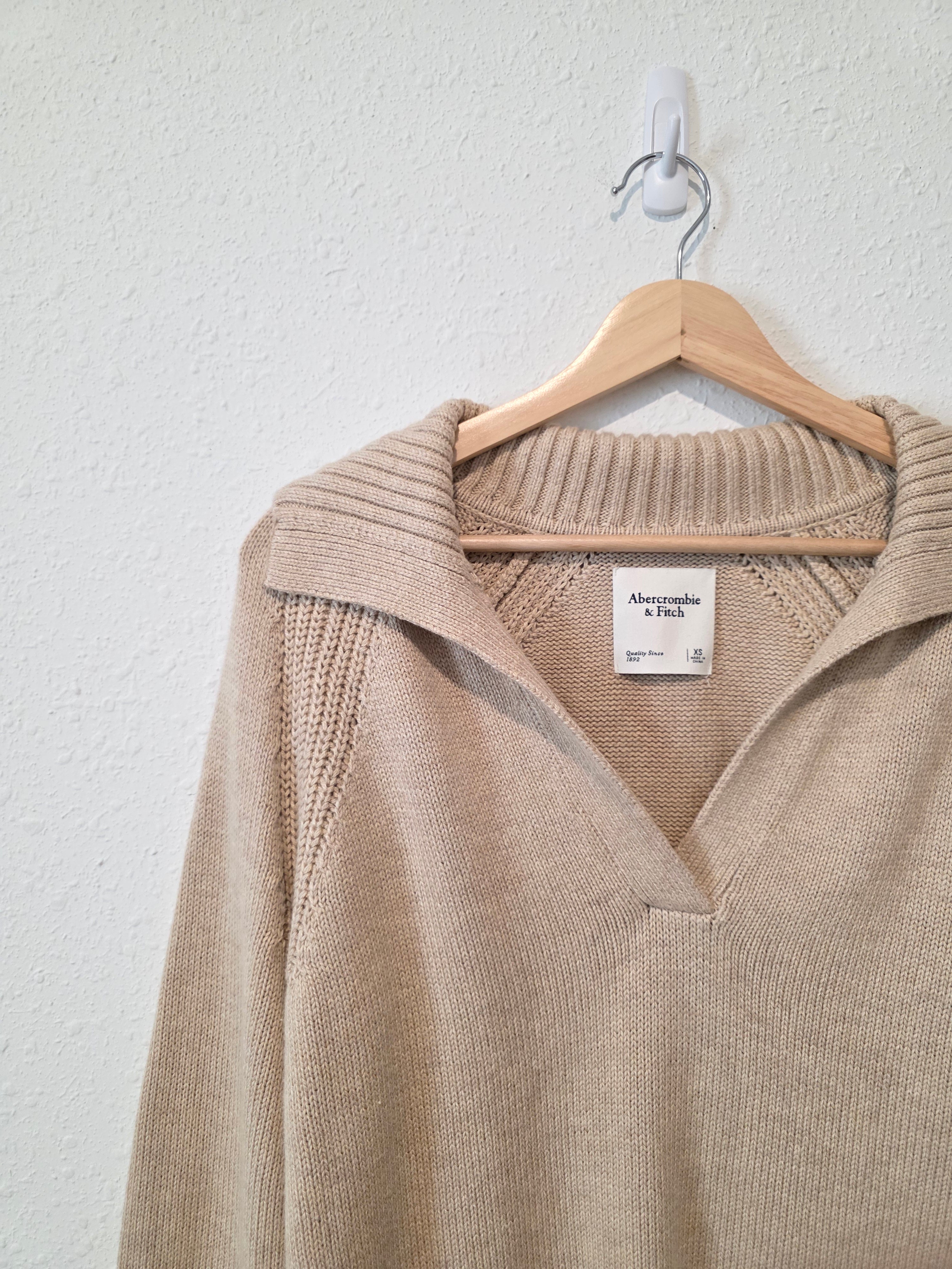 Abercrombie Collared V Neck Sweater (XS)
