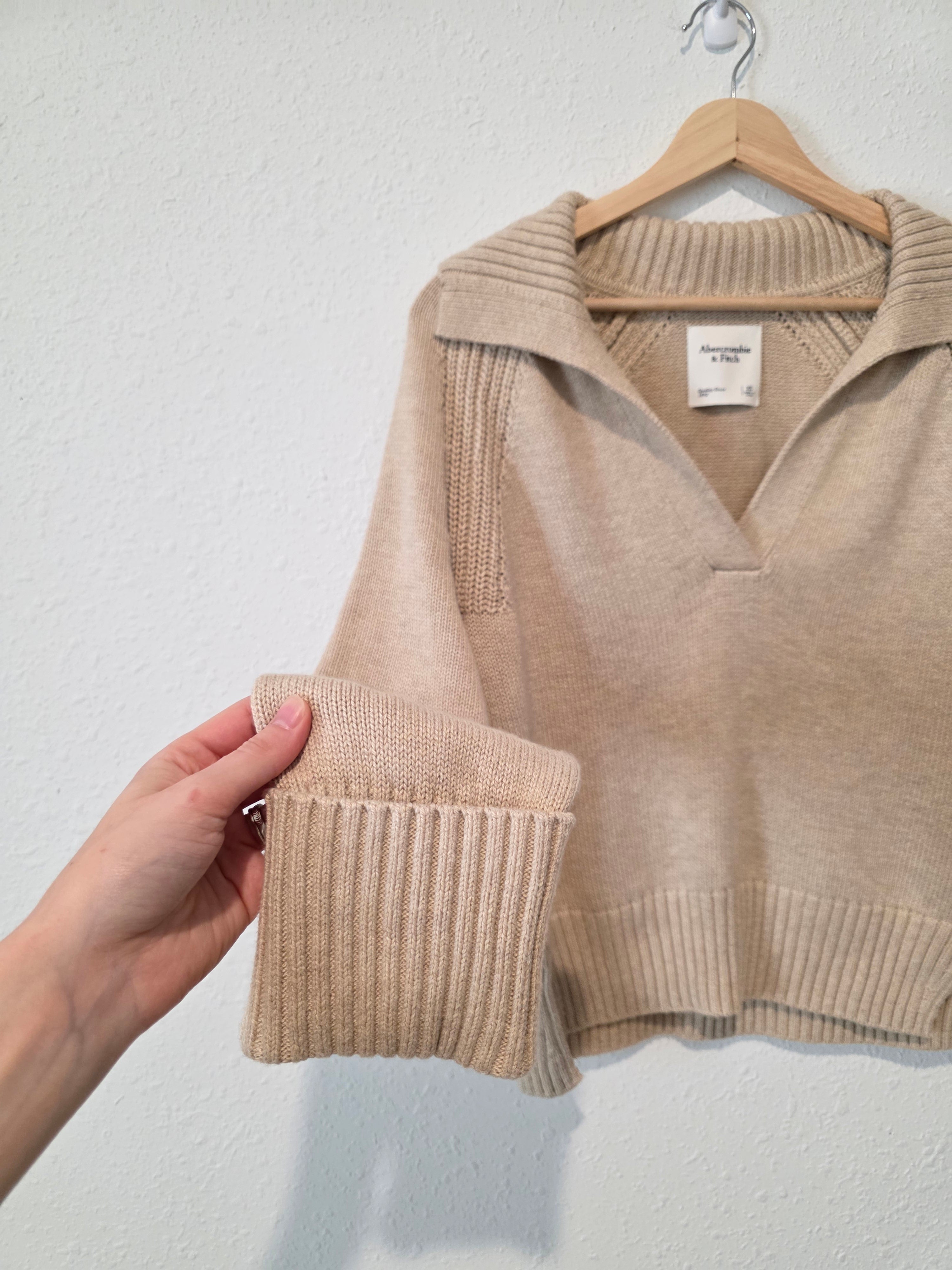 Abercrombie Collared V Neck Sweater (XS)
