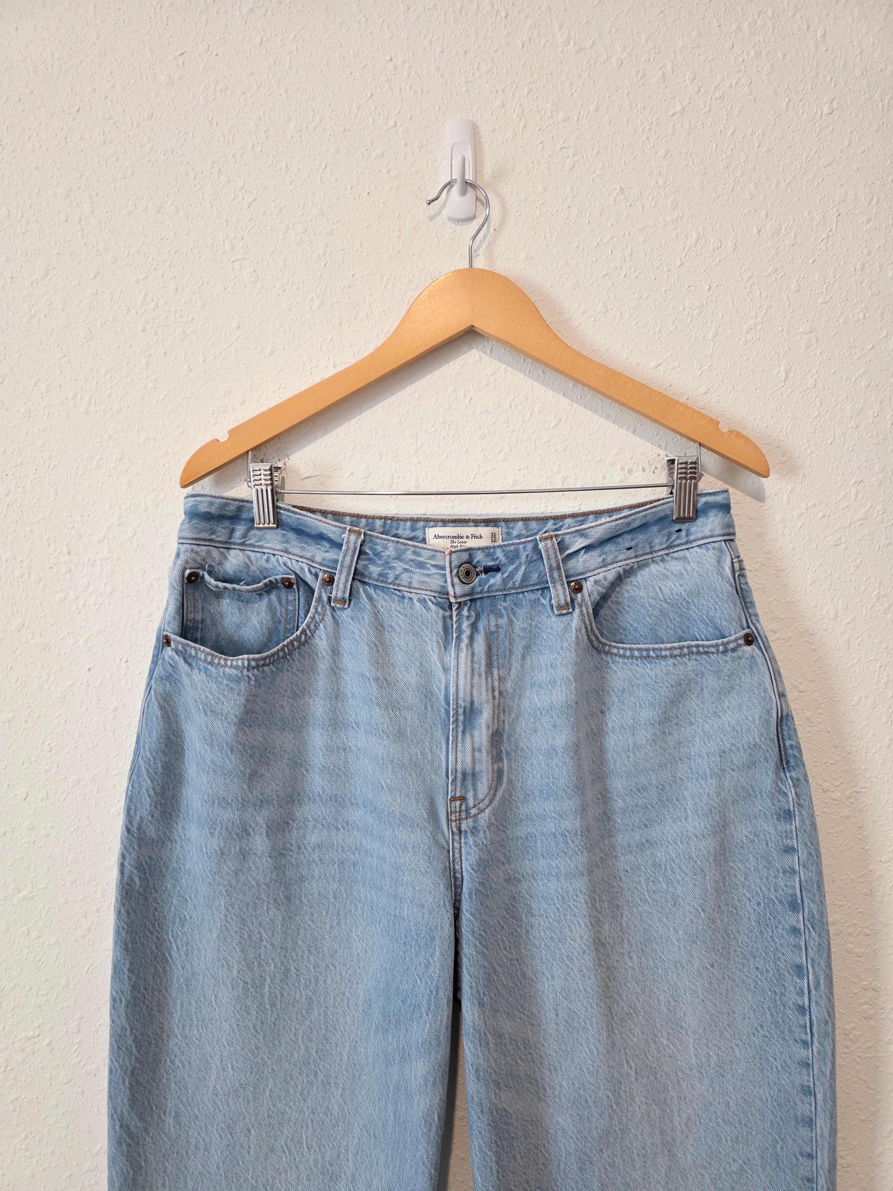 Abercrombie High Rise Loose Jeans (31/12 long)