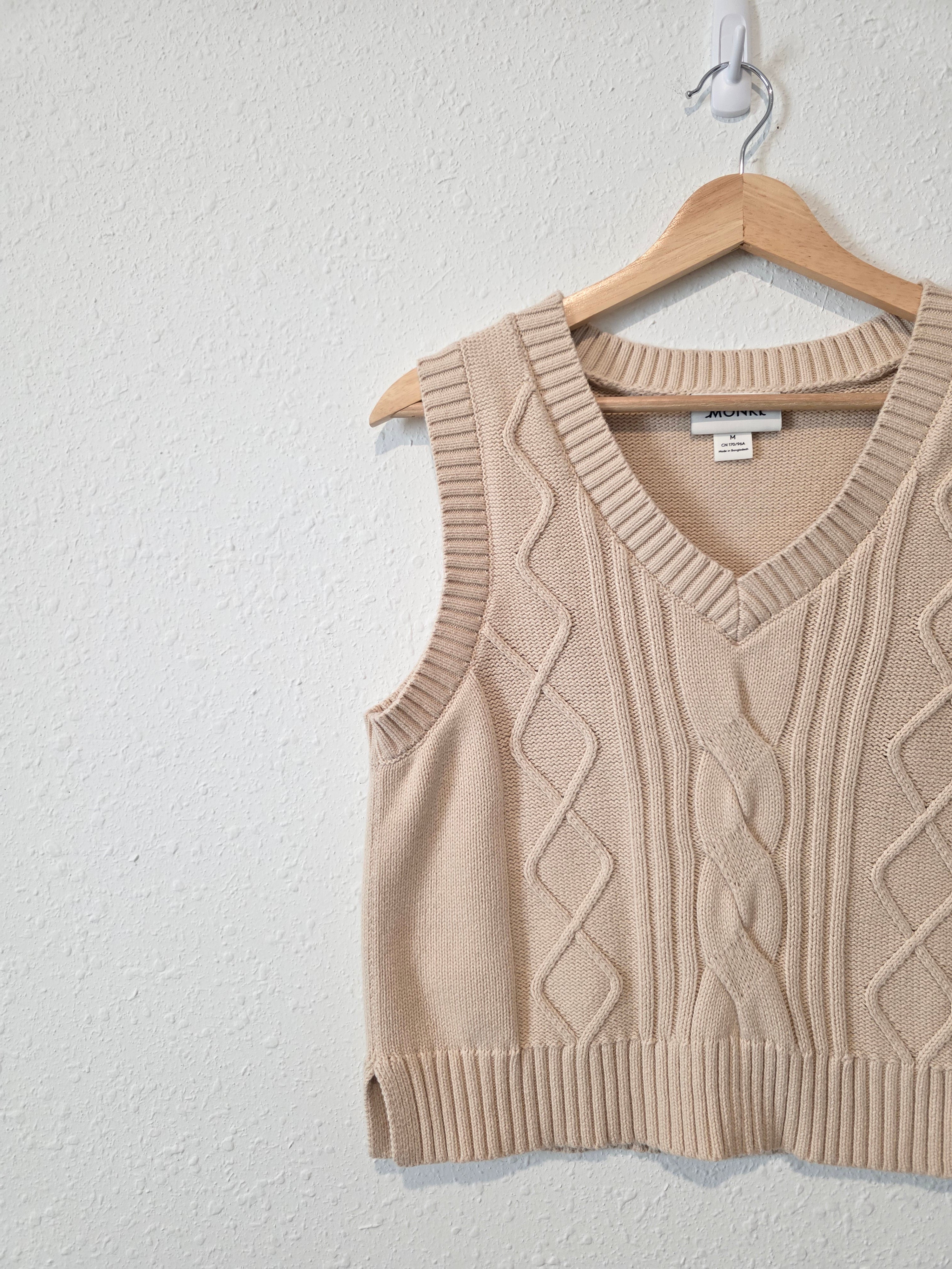 Neutral Cable Knit Sweater Vest (M)