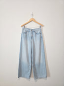 Light Wash Baggy Wide Leg Jeans (4)