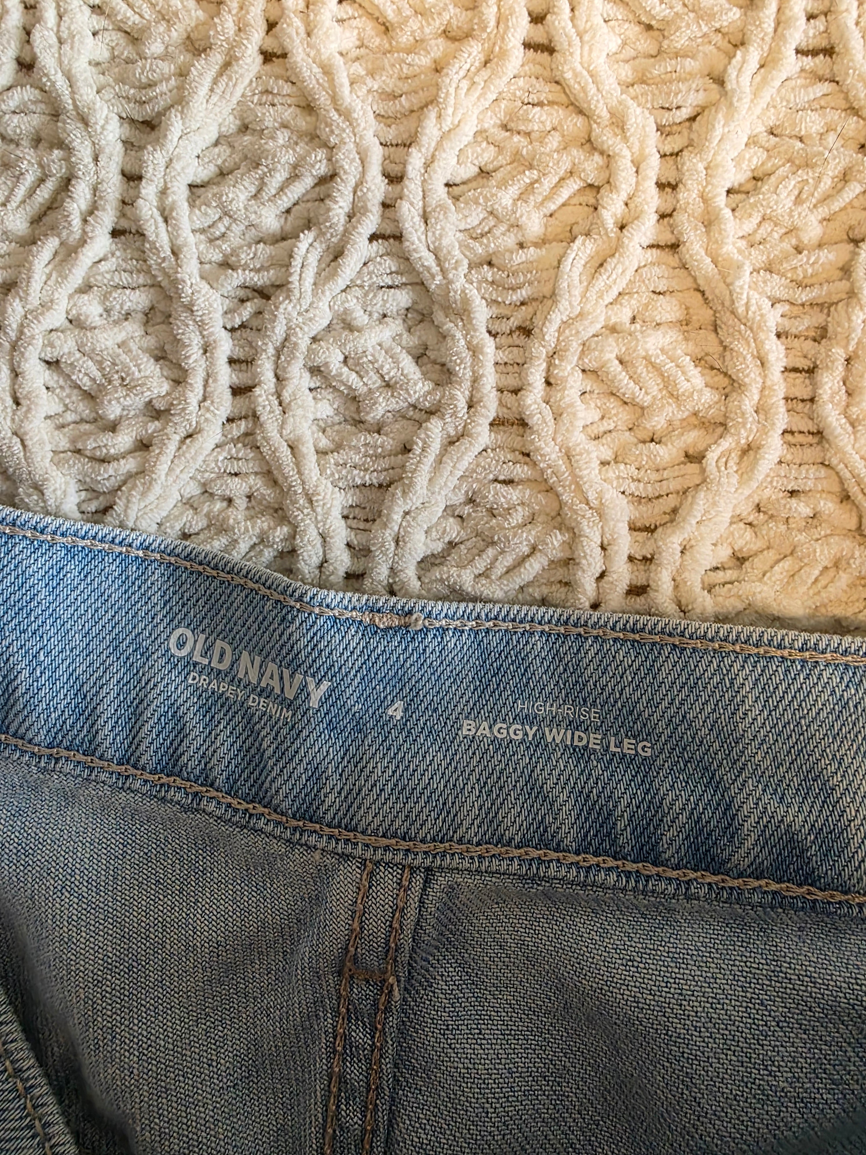 Light Wash Baggy Wide Leg Jeans (4)