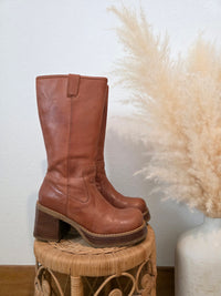 Vintage Brown Leather Boots (9)
