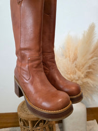 Vintage Brown Leather Boots (9)