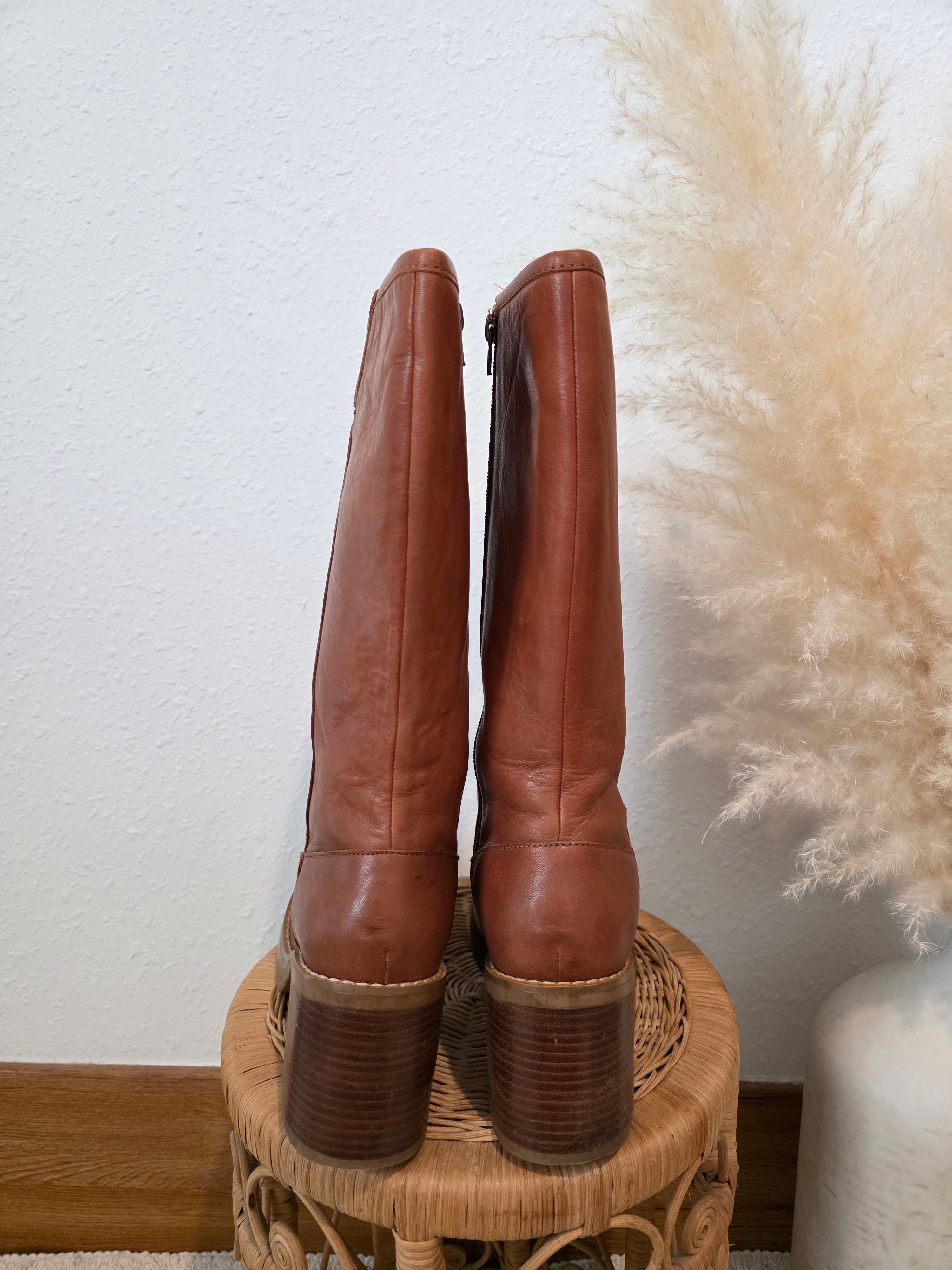 Vintage Brown Leather Boots (9)