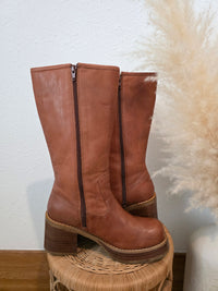 Vintage Brown Leather Boots (9)