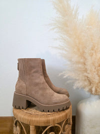 Dolce Vita Leather Chelsea Boots (8)