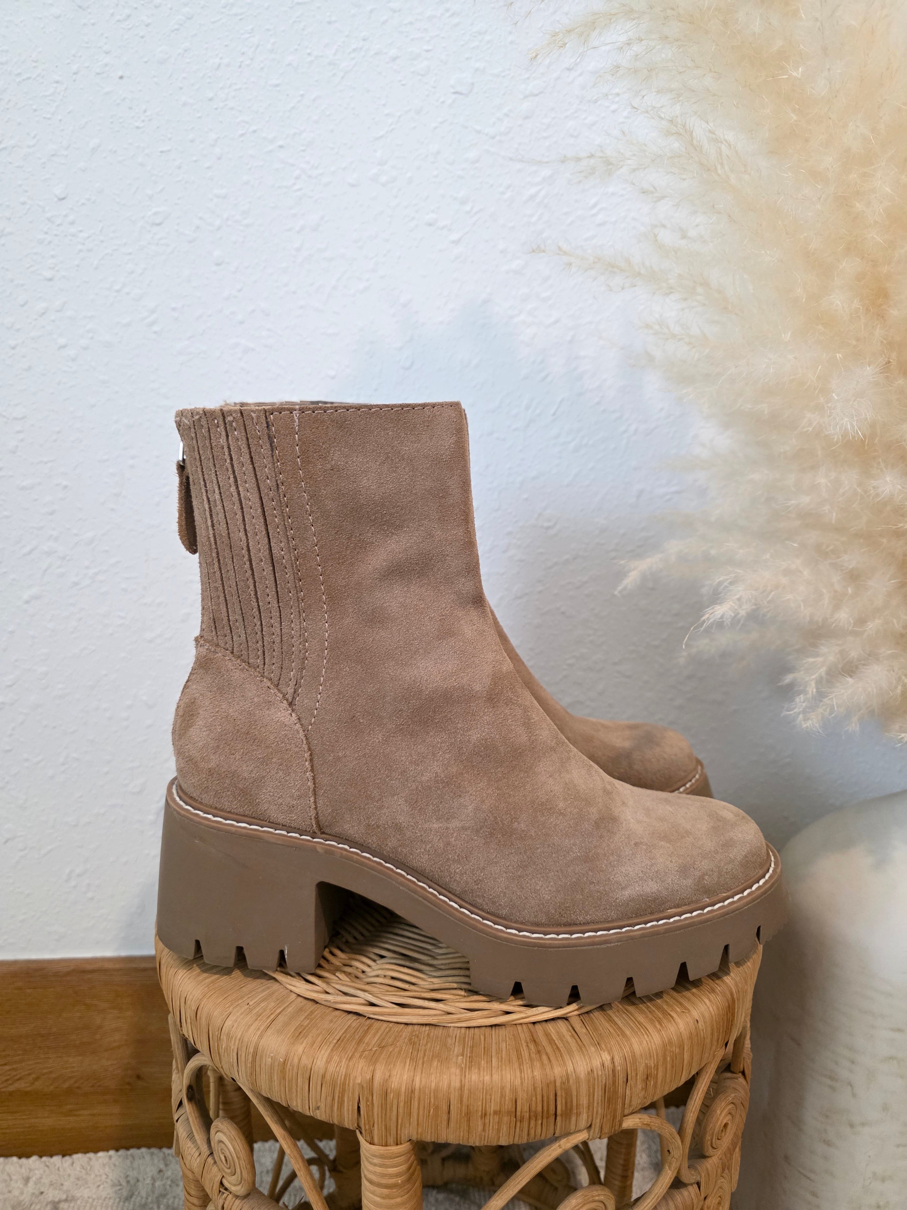 Dolce Vita Leather Chelsea Boots (8)