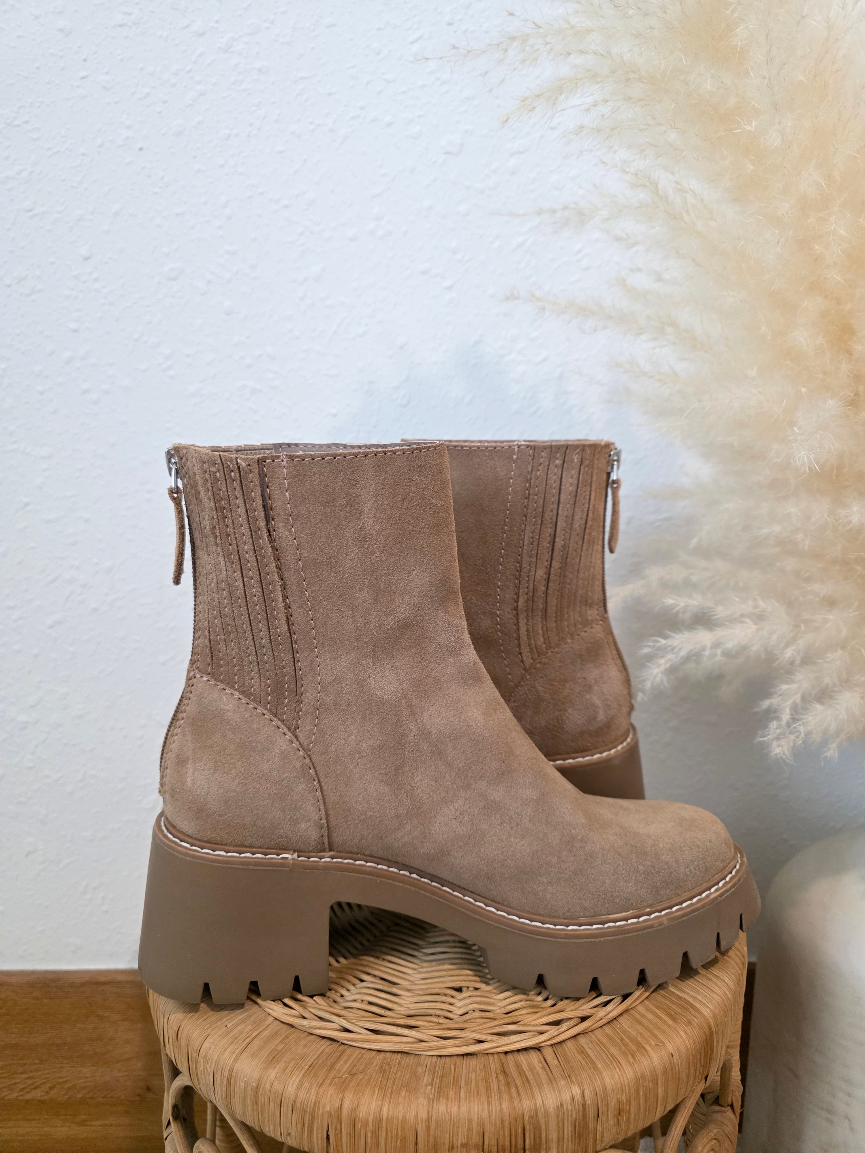 Dolce Vita Leather Chelsea Boots (8)